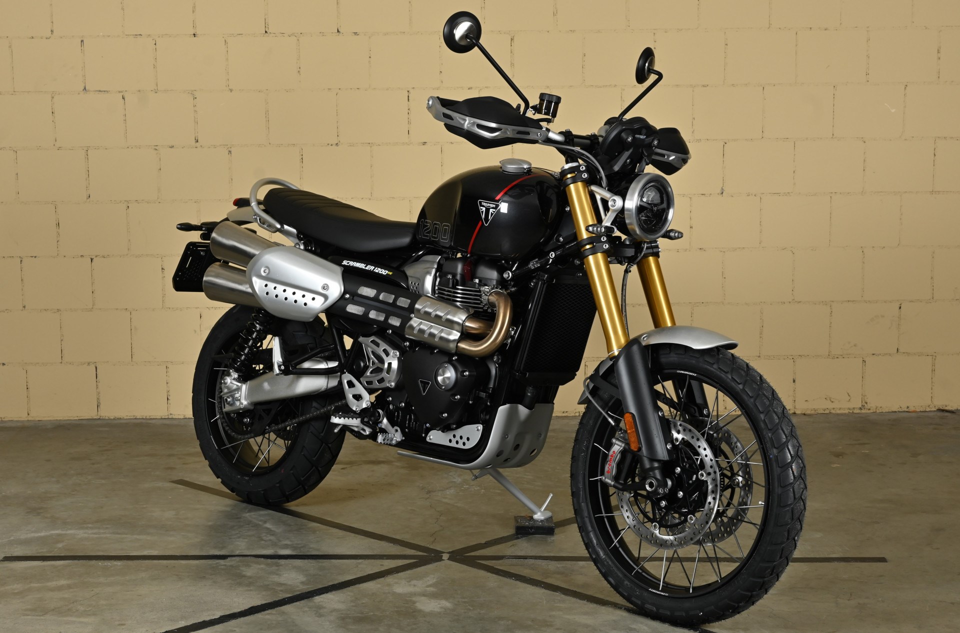 TRIUMPH Scrambler 1200 XE-showroom-element-1