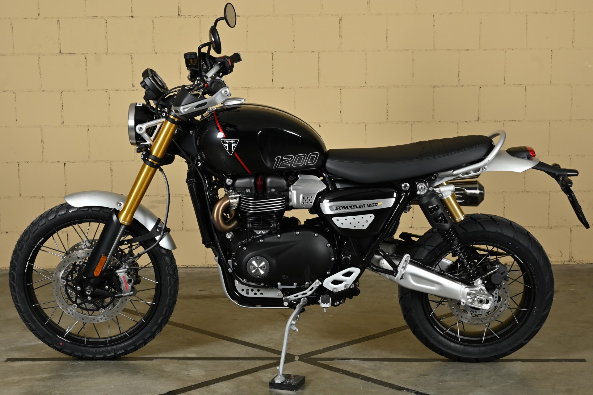TRIUMPH Scrambler 1200 XE-showroom-element-3