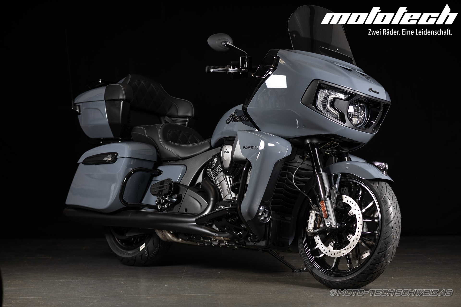 INDIAN Pursuit Dark Horse