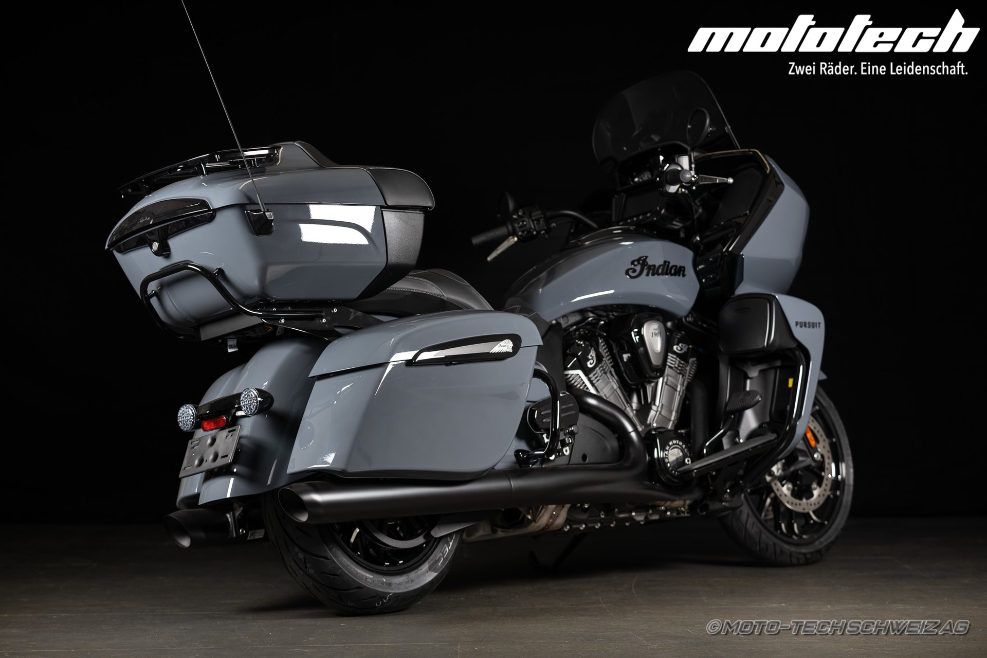 INDIAN Pursuit Dark Horse-showroom-element-2