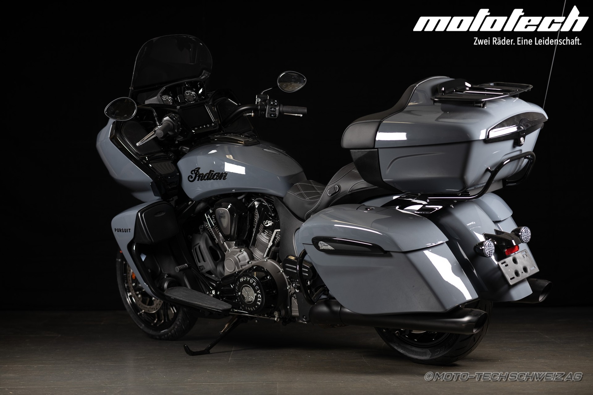 INDIAN Pursuit Dark Horse-showroom-element-3