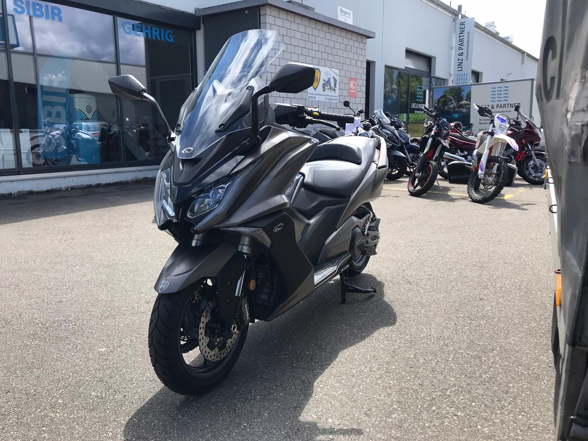 KYMCO AK 550i ETS-showroom-element-2