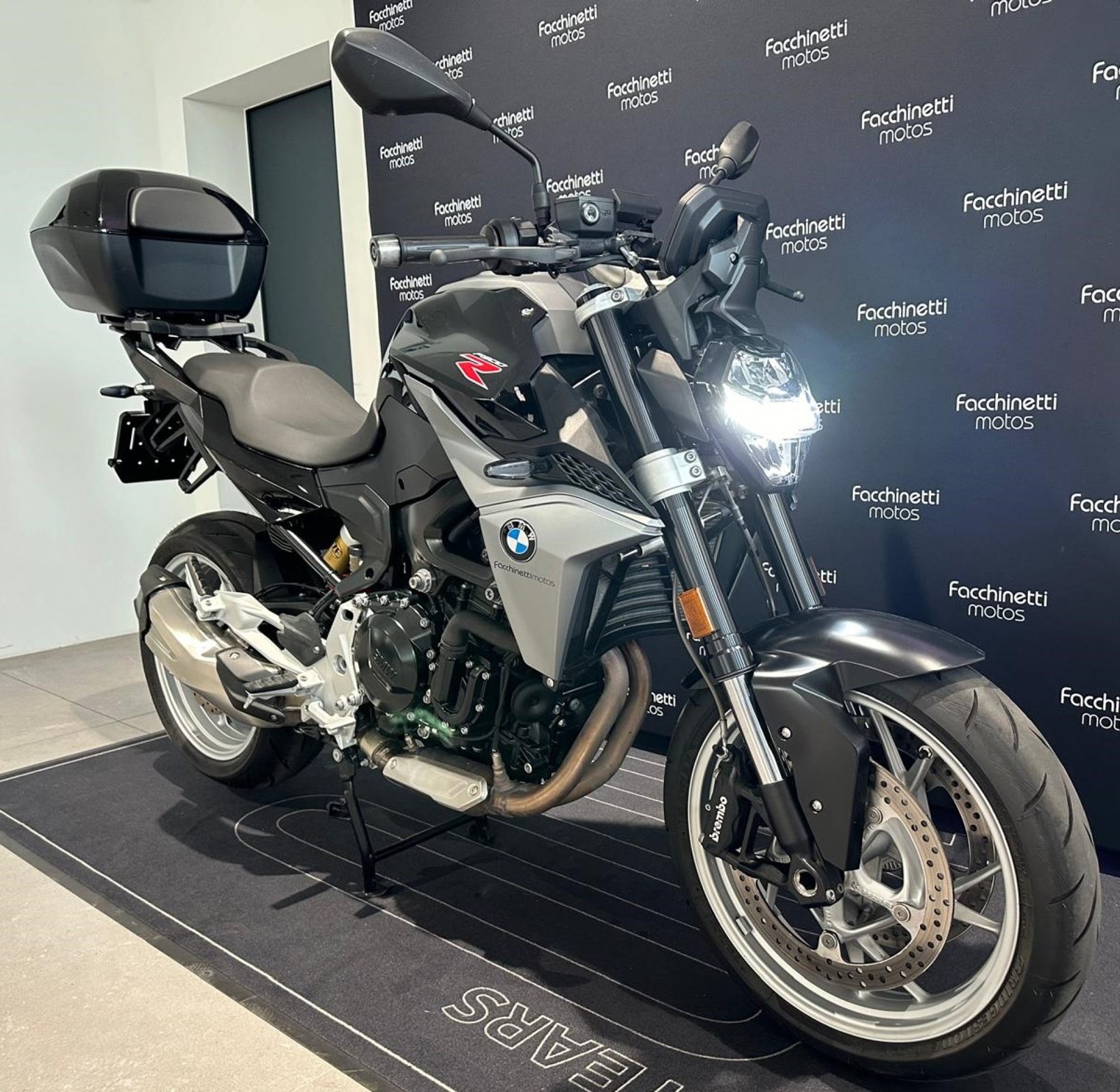 BMW F 900 R ** Garantie 12  mois **-showroom-element-1