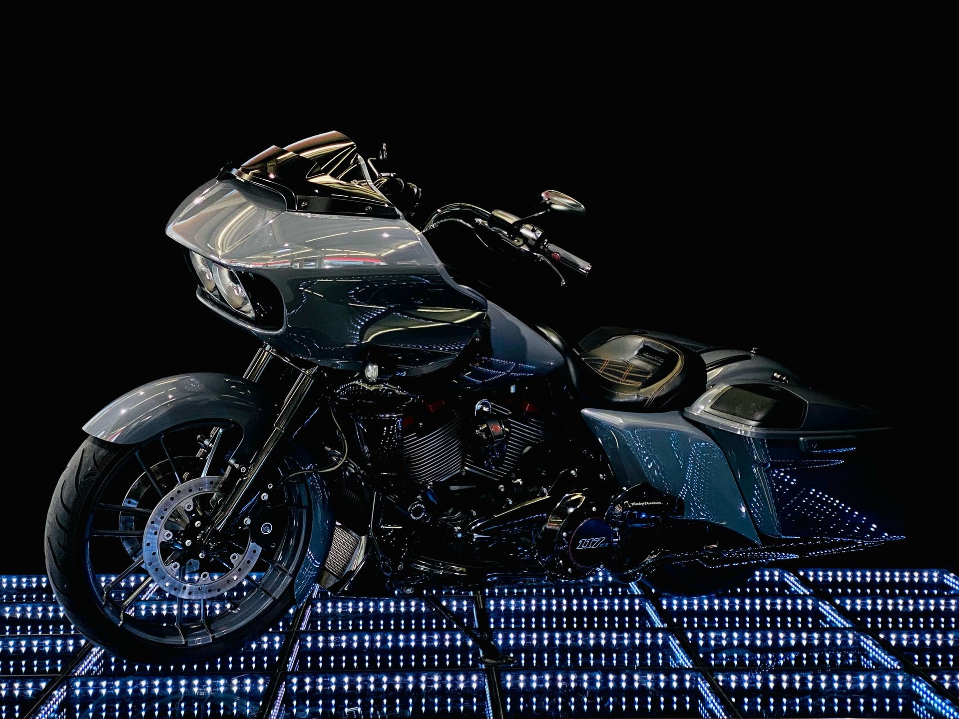 HARLEY-DAVIDSON FLTRXSE Road Glide Special 117 CVO-showroom-element-1