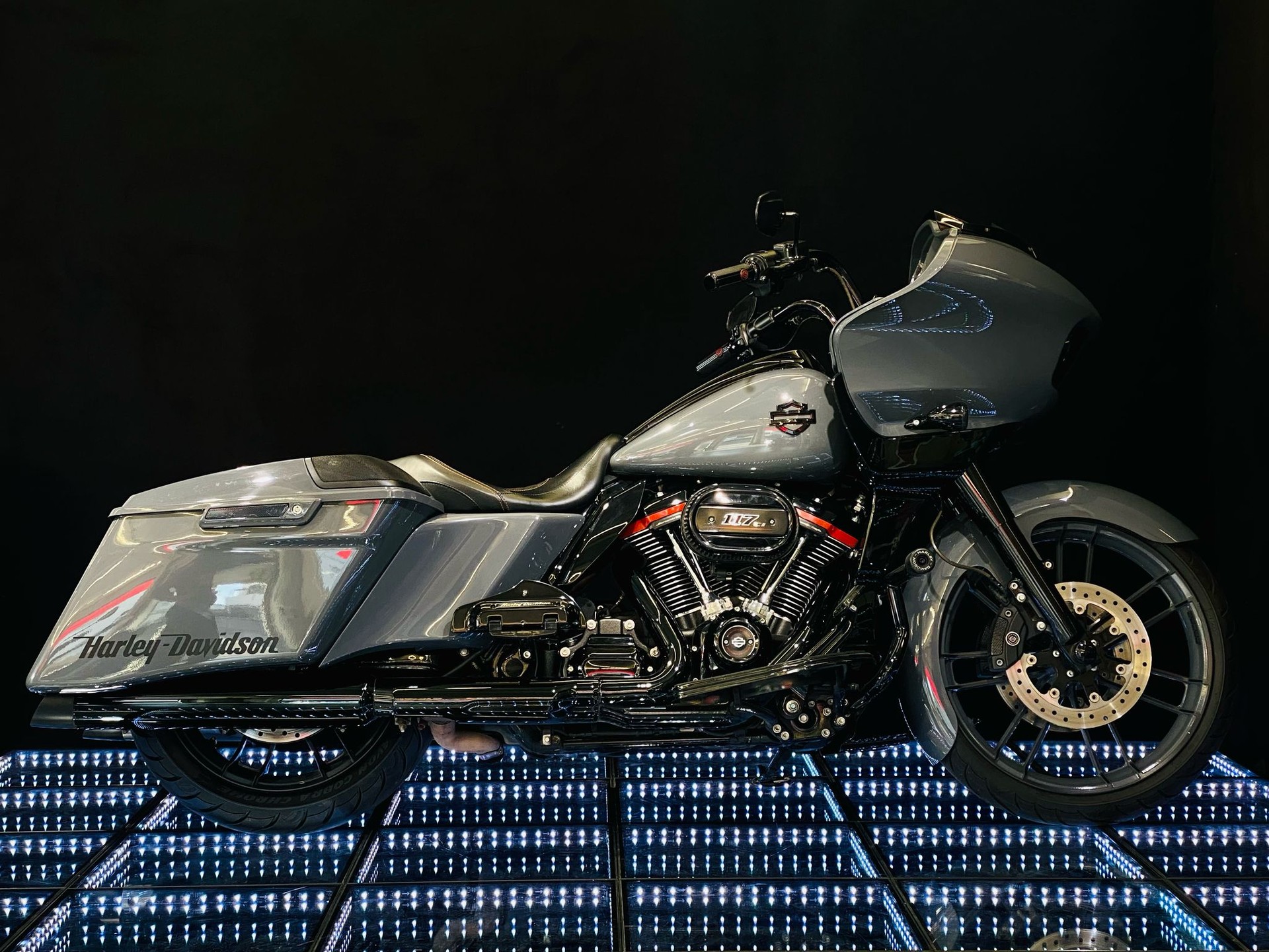 HARLEY-DAVIDSON FLTRXSE Road Glide Special 117 CVO-showroom-element-2