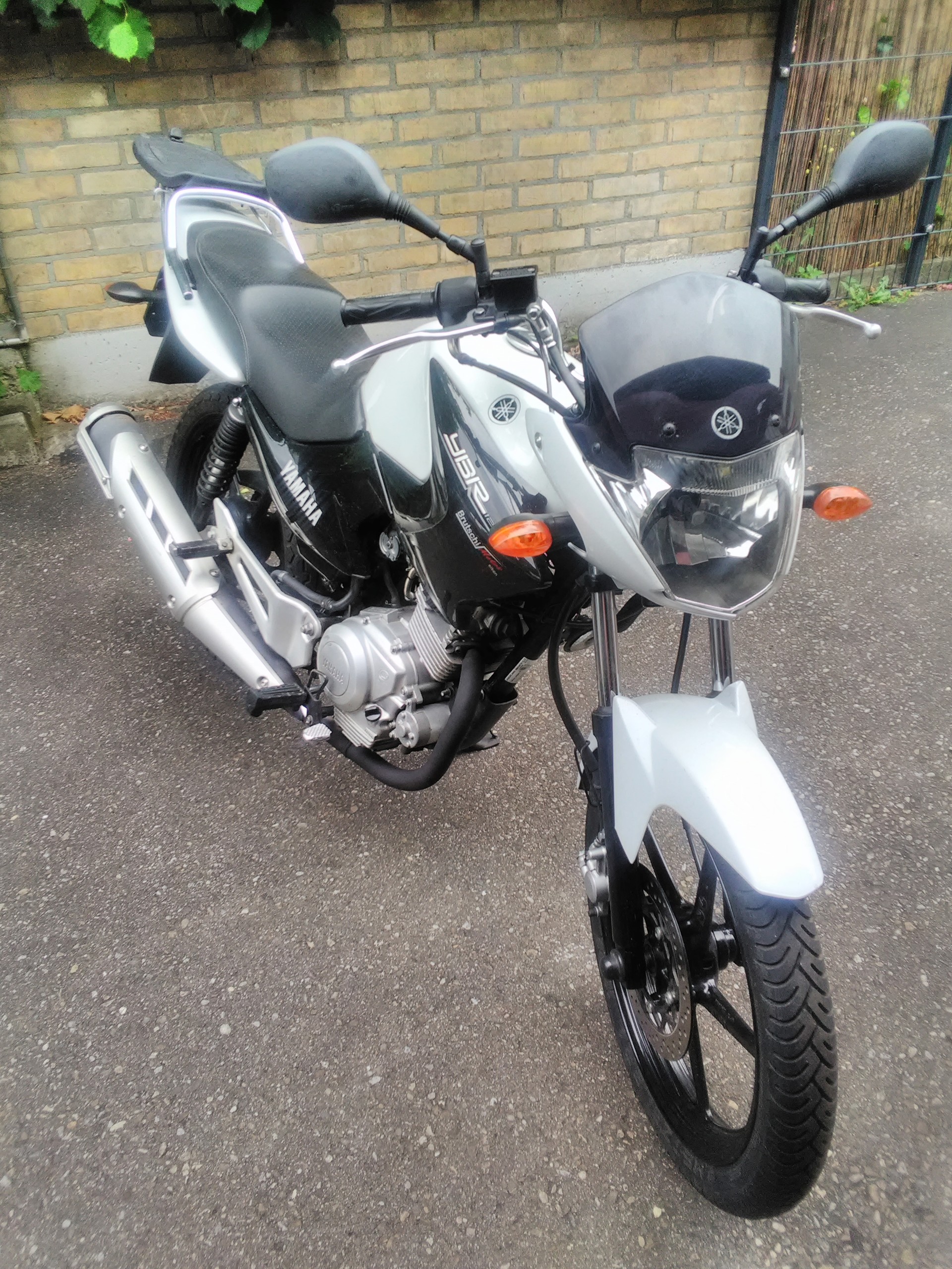 YAMAHA YBR 125