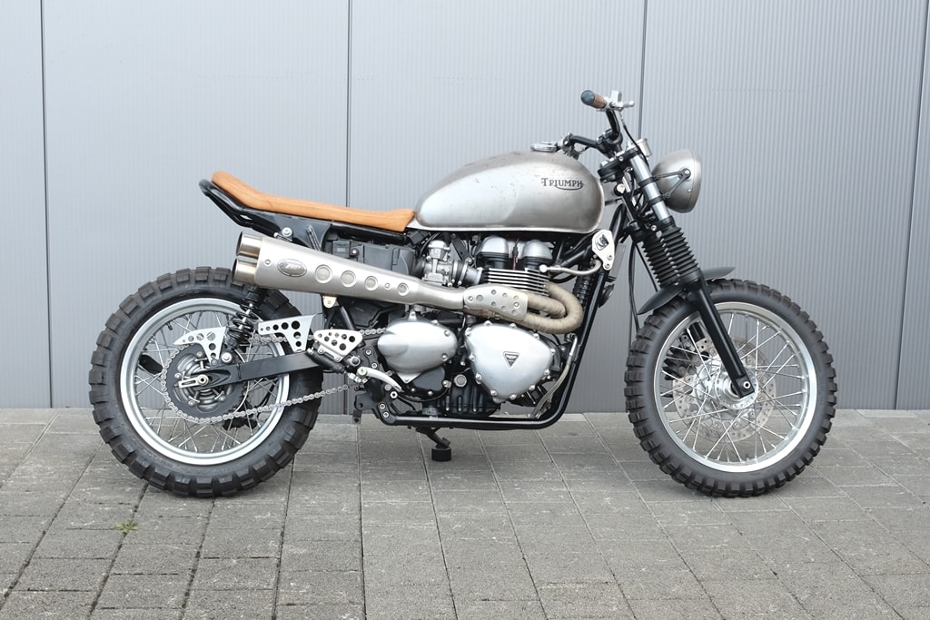 TRIUMPH Thruxton 900