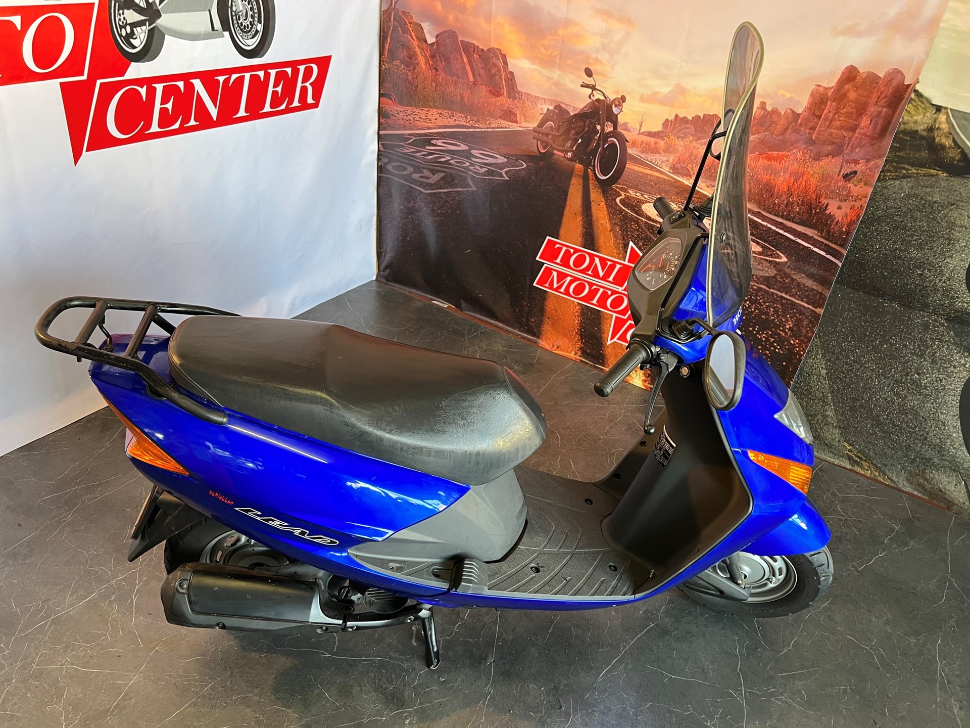 HONDA SCV 100 Lead-showroom-element-3