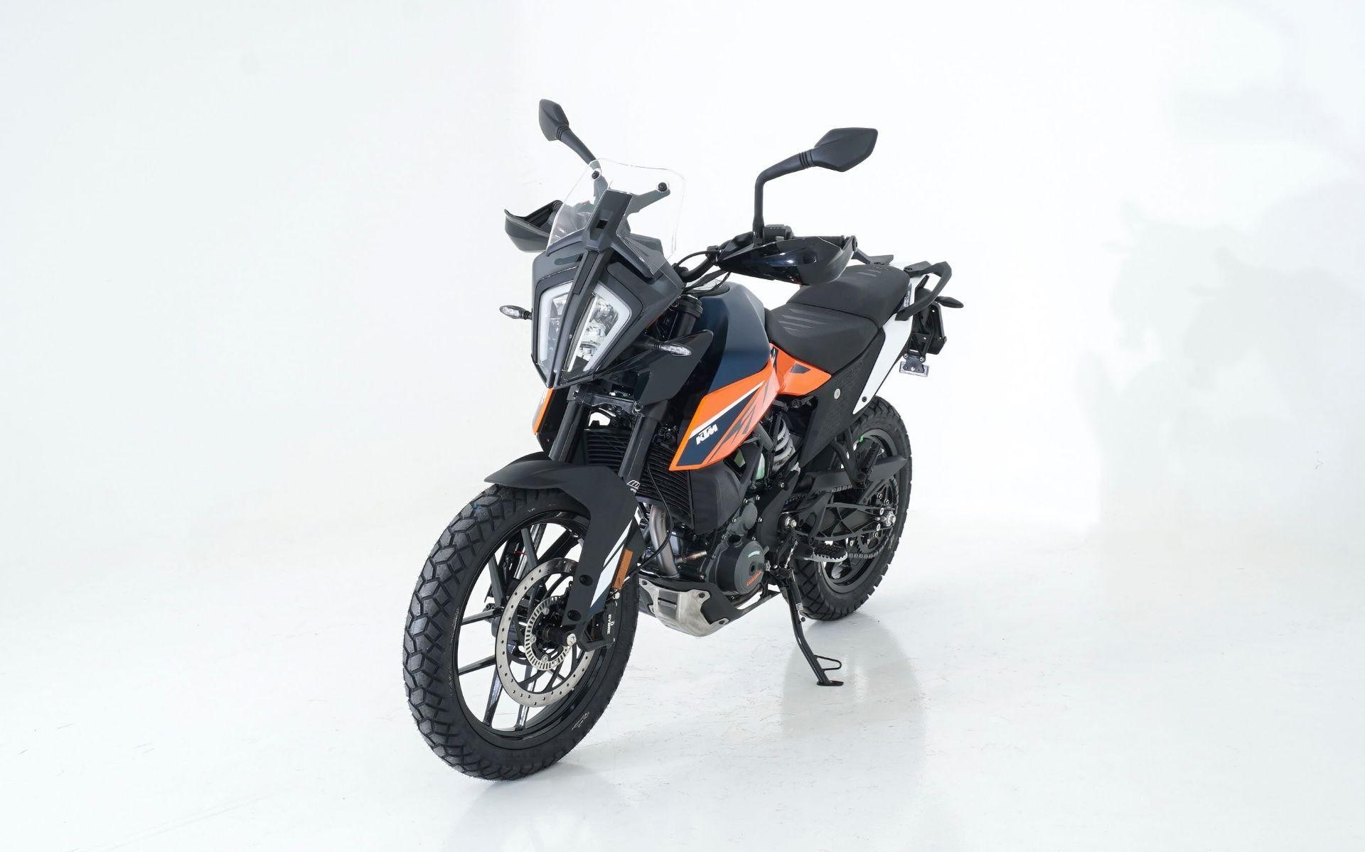 KTM 390 Adventure MY 23-showroom-element-1