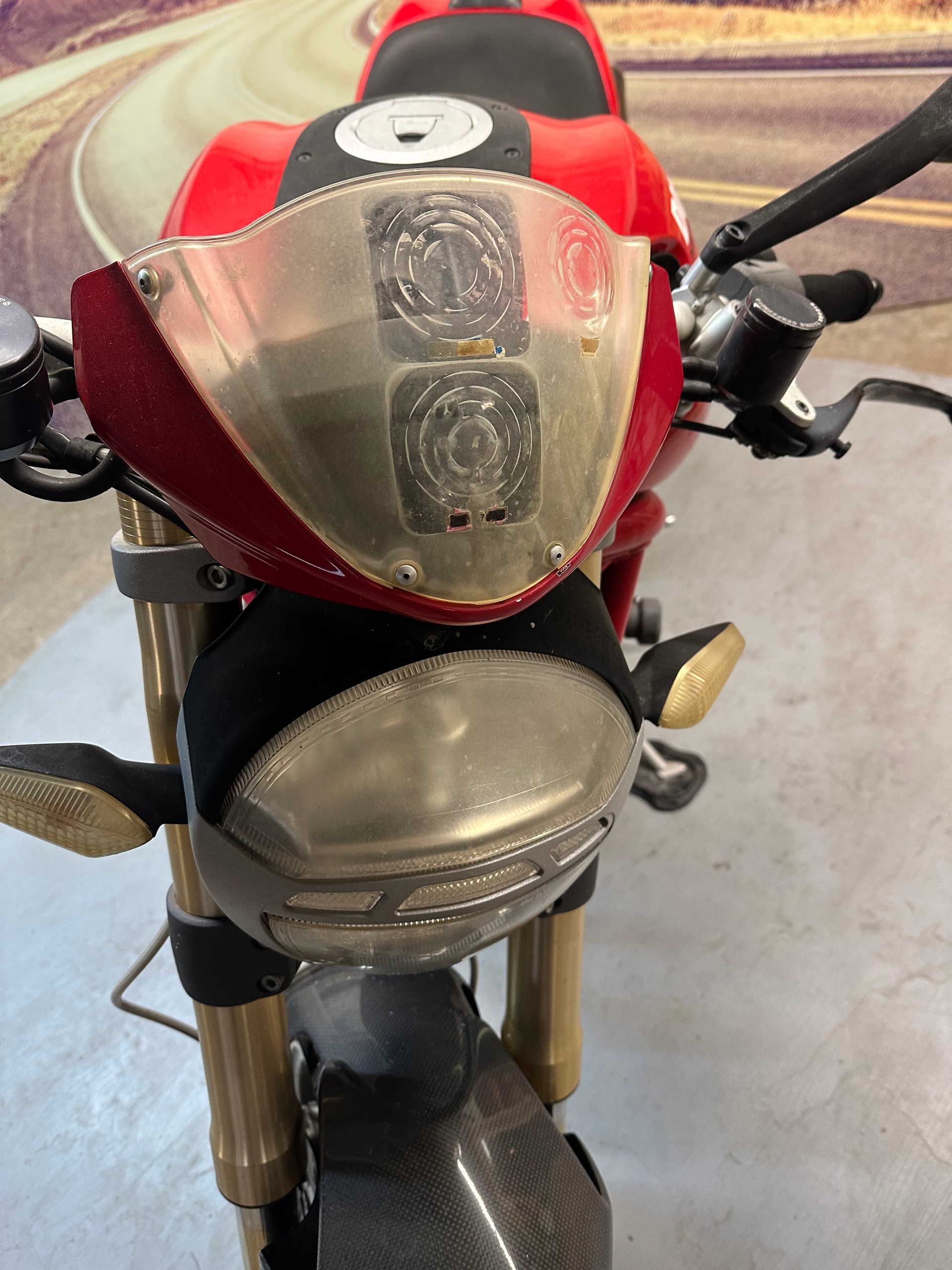 DUCATI Monster 1100 S-showroom-element-3