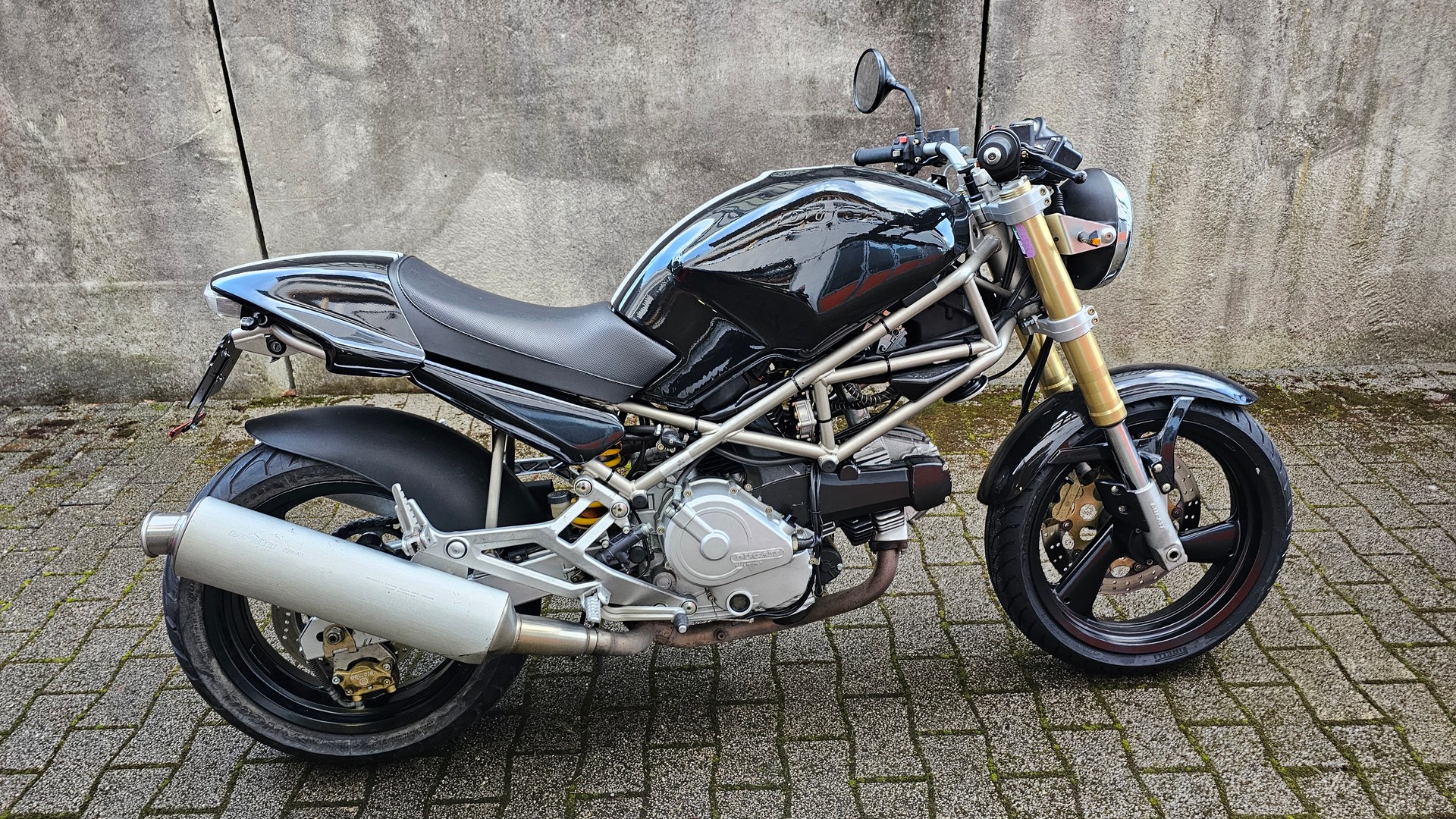 DUCATI Monster 600