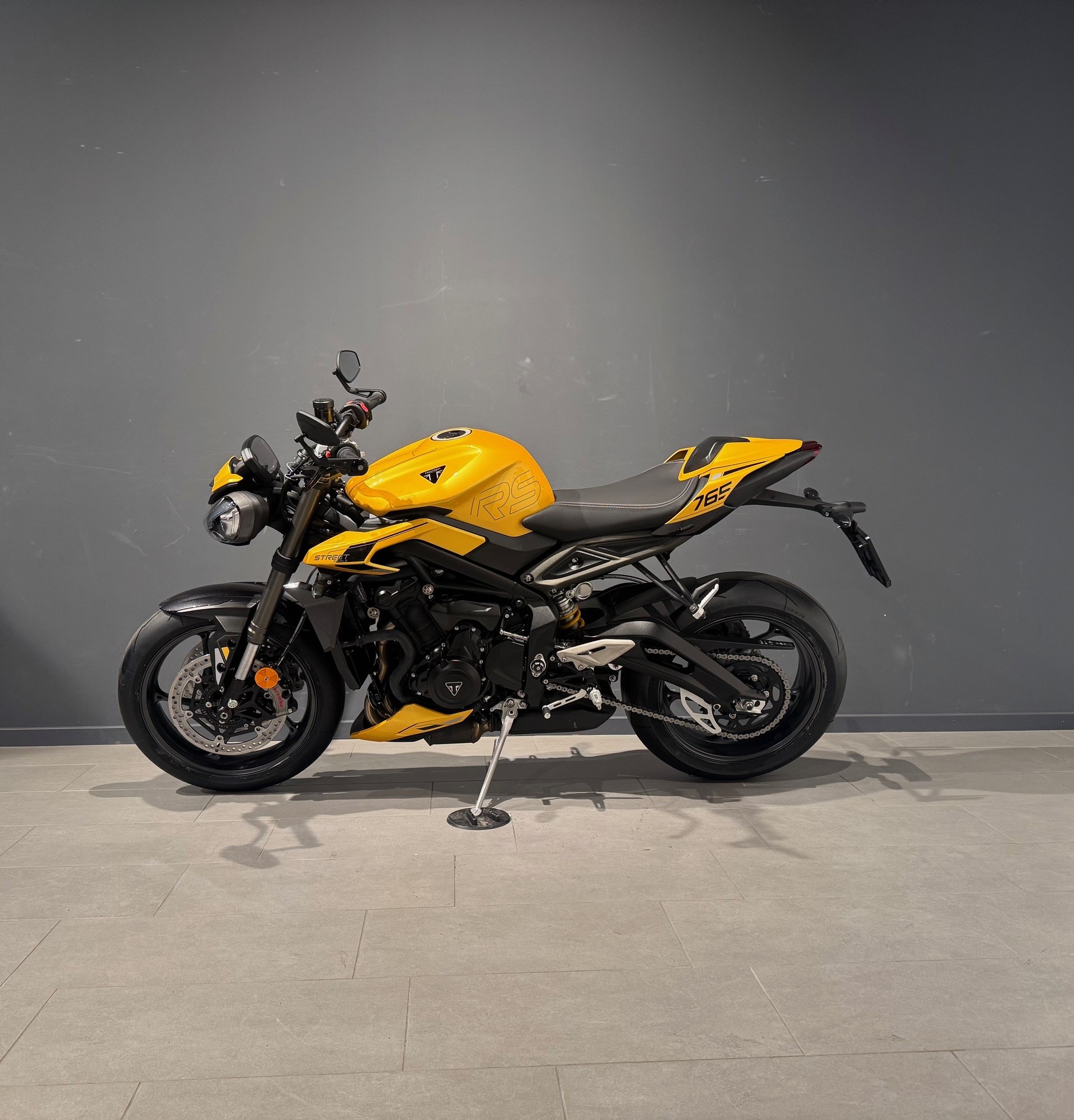 TRIUMPH Street Triple RS 765-showroom-element-3