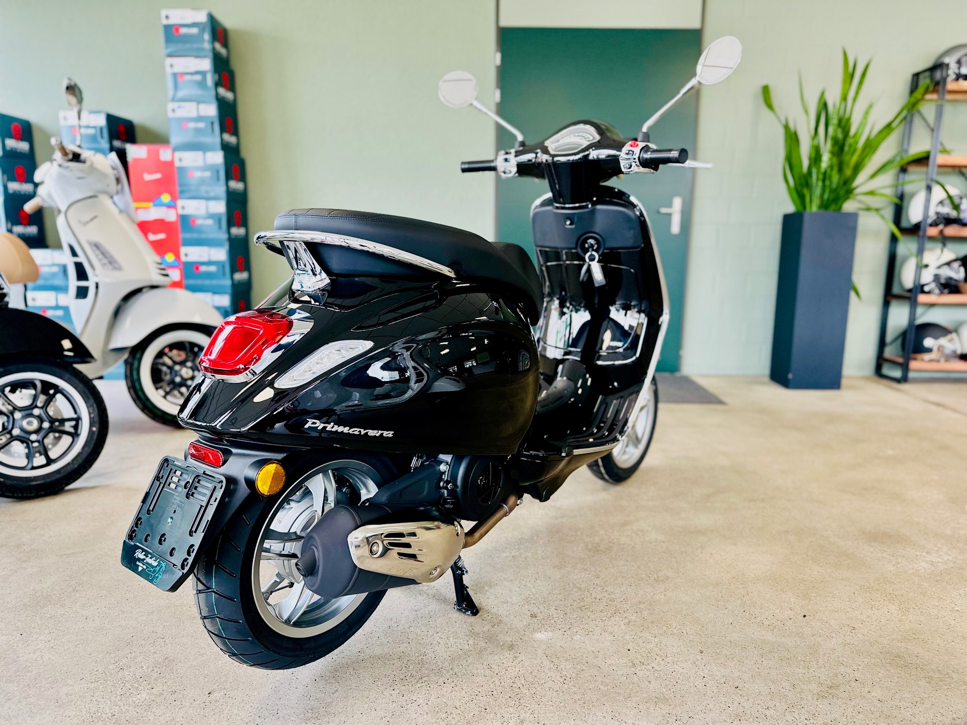 PIAGGIO Vespa 125 Primavera-image-2