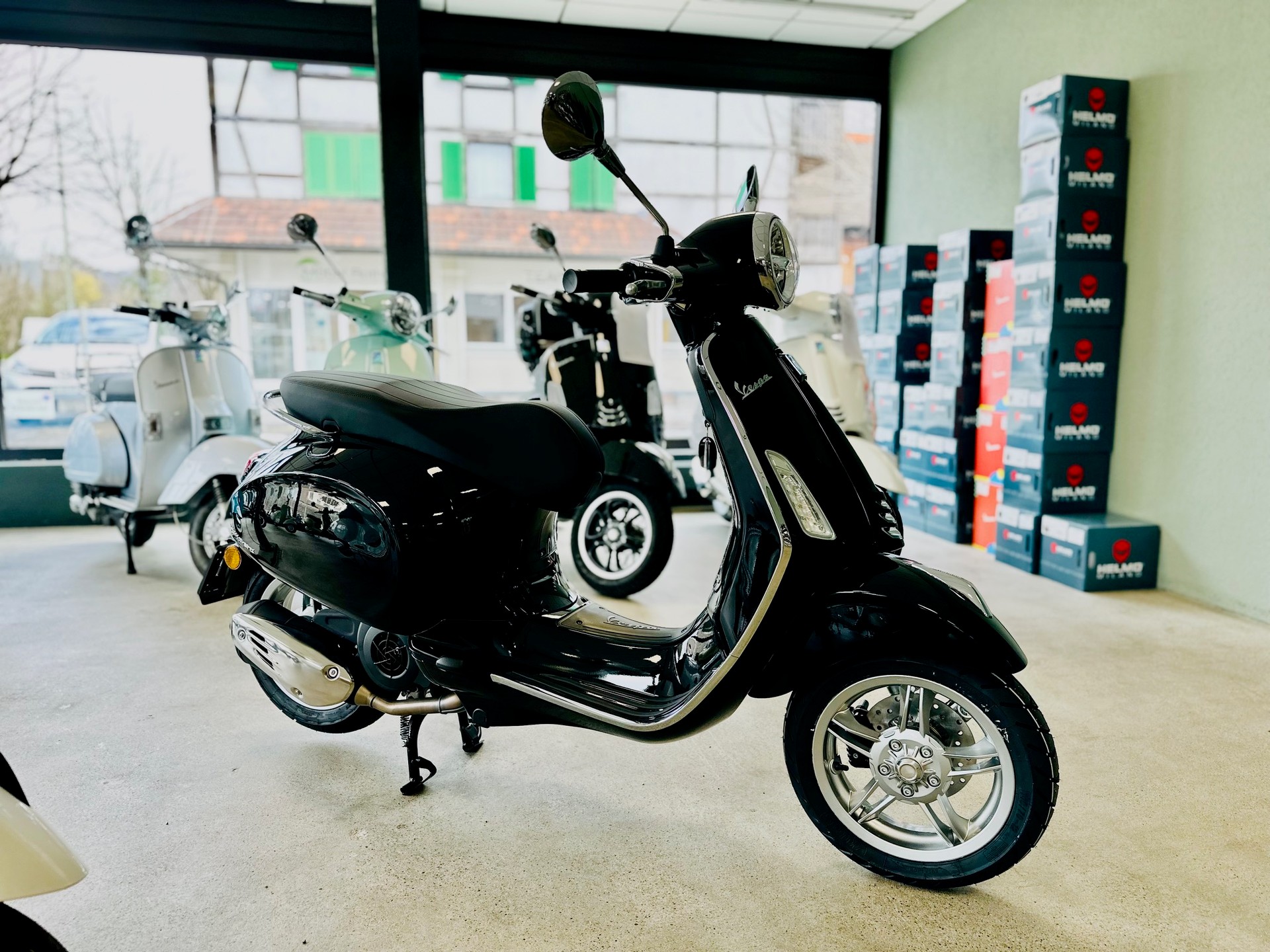 PIAGGIO Vespa 125 Primavera-image-1