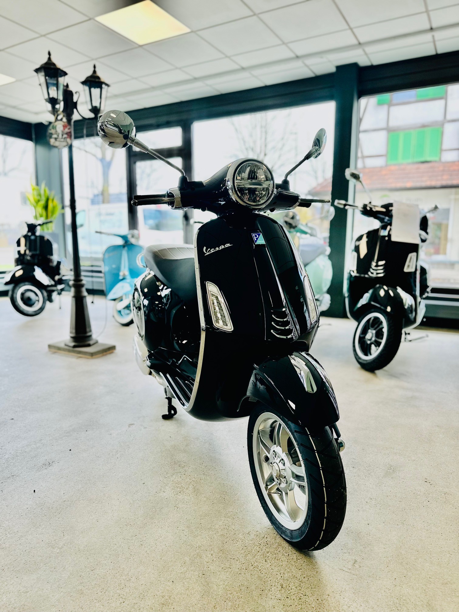 PIAGGIO Vespa 125 Primavera-image-0