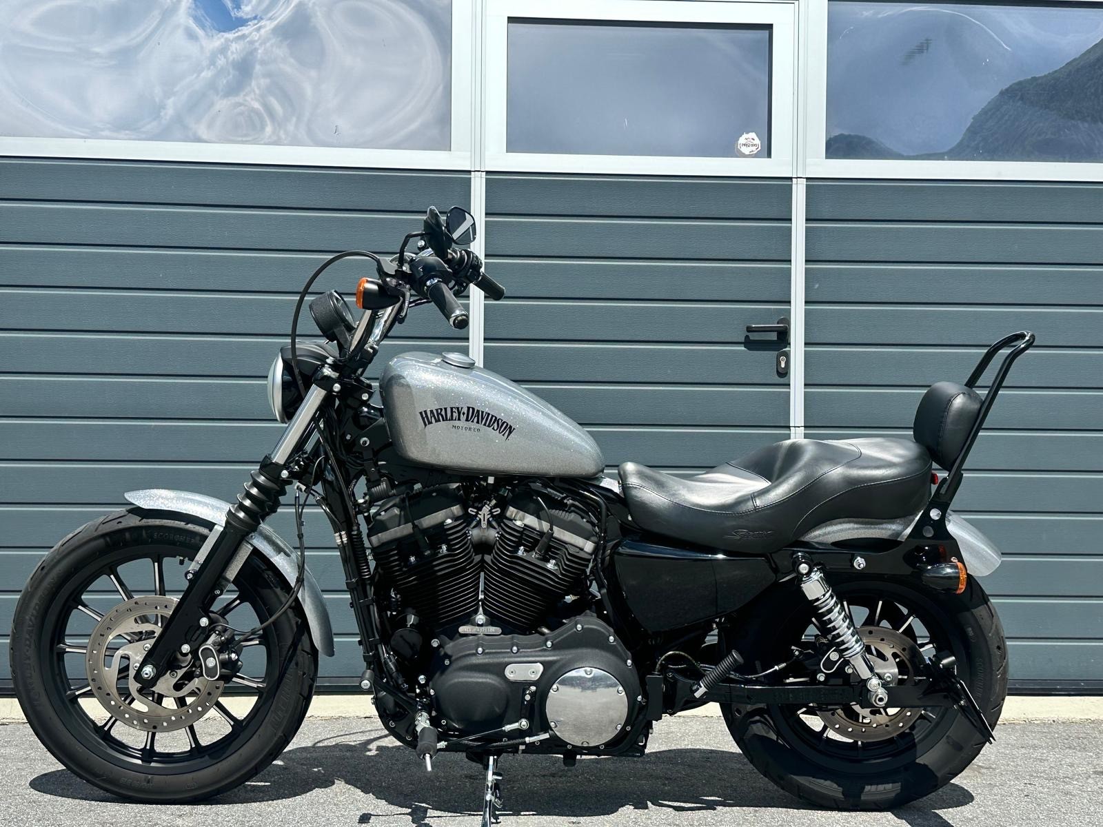 HARLEY-DAVIDSON XL 883 N Sportster Iron ABS