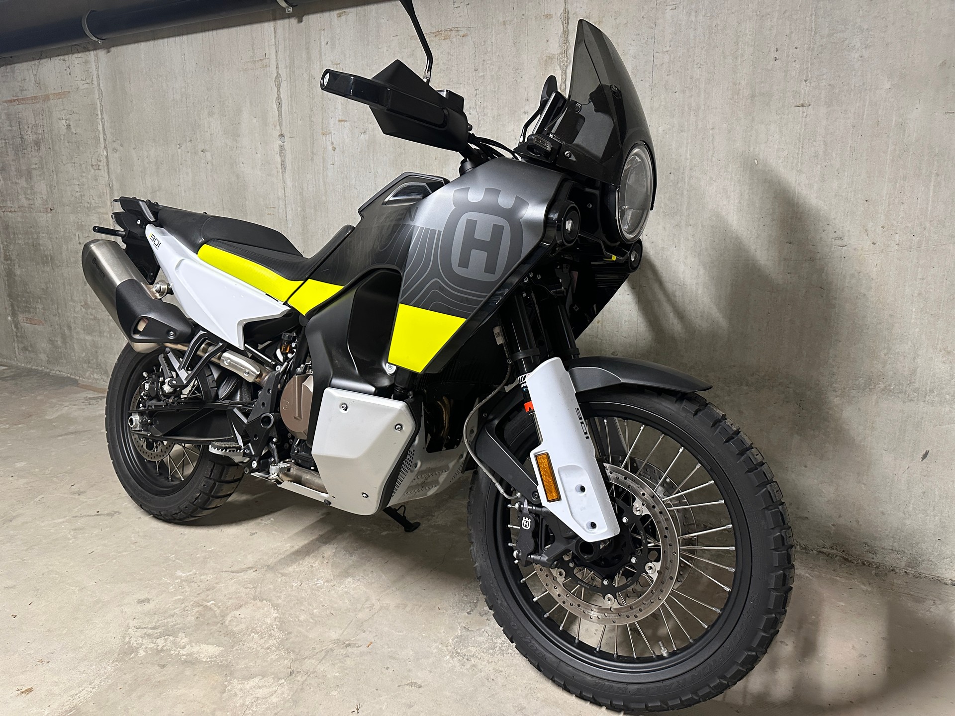 HUSQVARNA Norden 901 Expedition-image-1