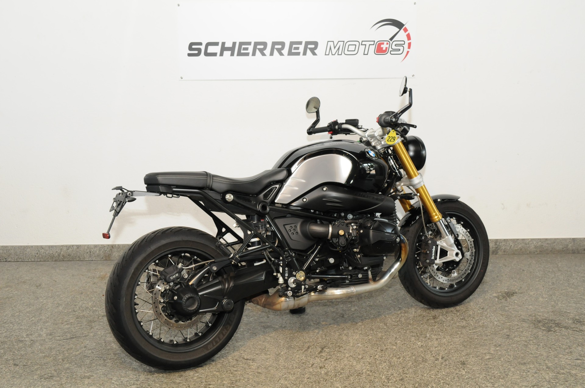 BMW R nineT-showroom-element-2