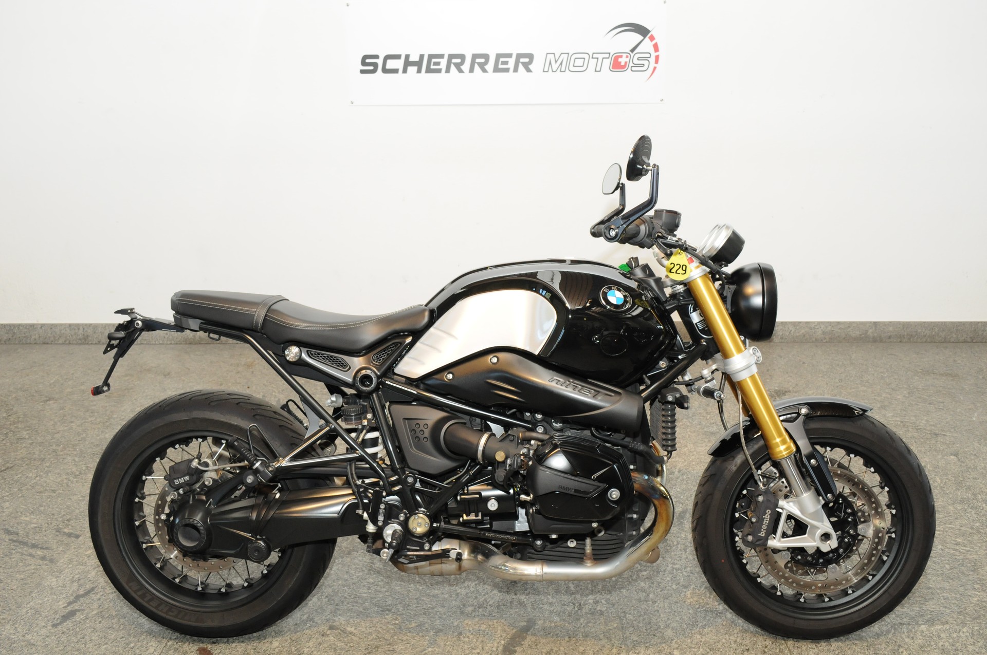 BMW R nineT