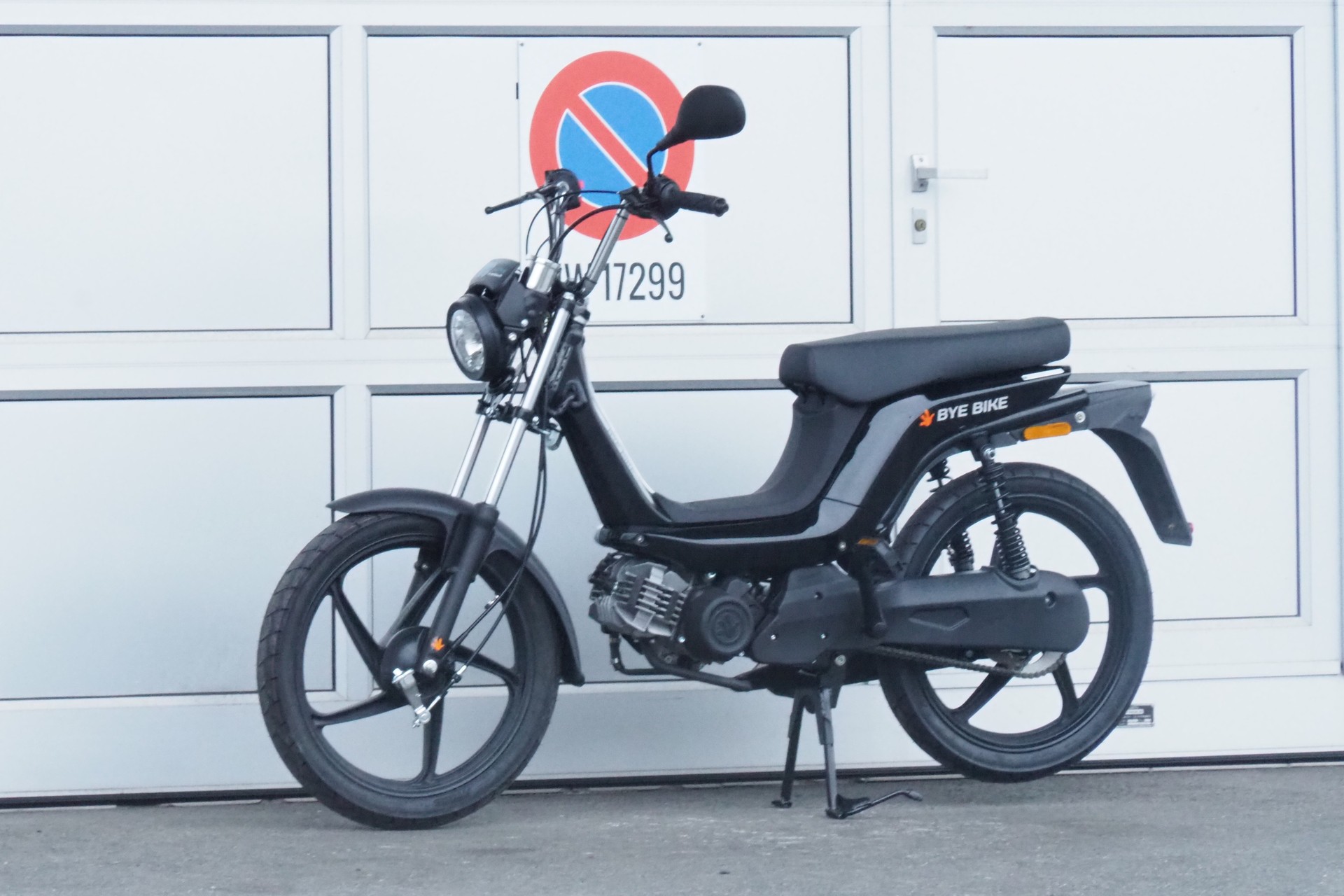 BYE BIKE Retro-showroom-element-2