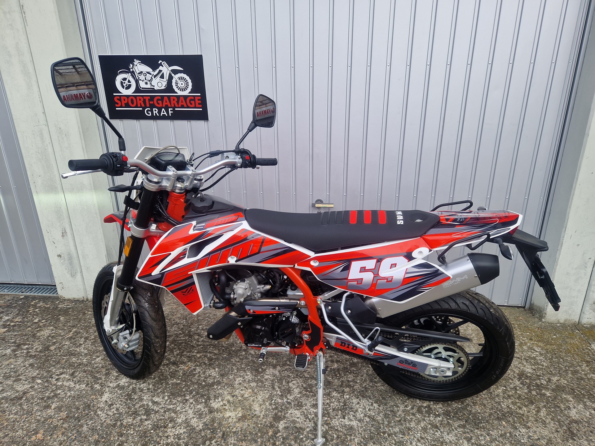 SWM SM 125 R-showroom-element-2
