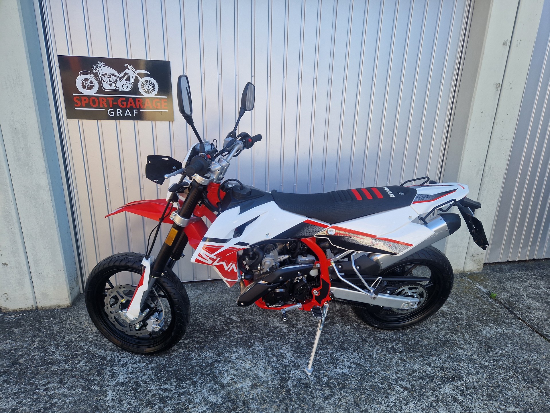 SWM SM 125 R-showroom-element-1