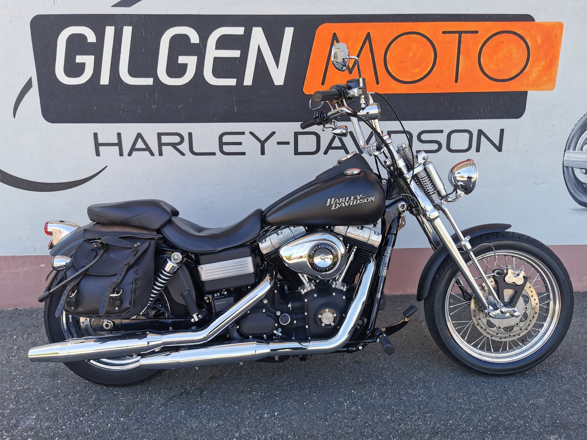 HARLEY-DAVIDSON FXDB Dyna Street Bob ABS