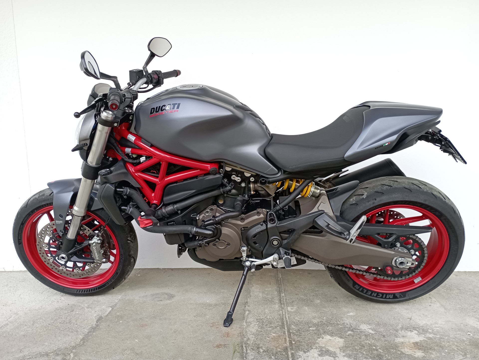 DUCATI Monster 821-image-0
