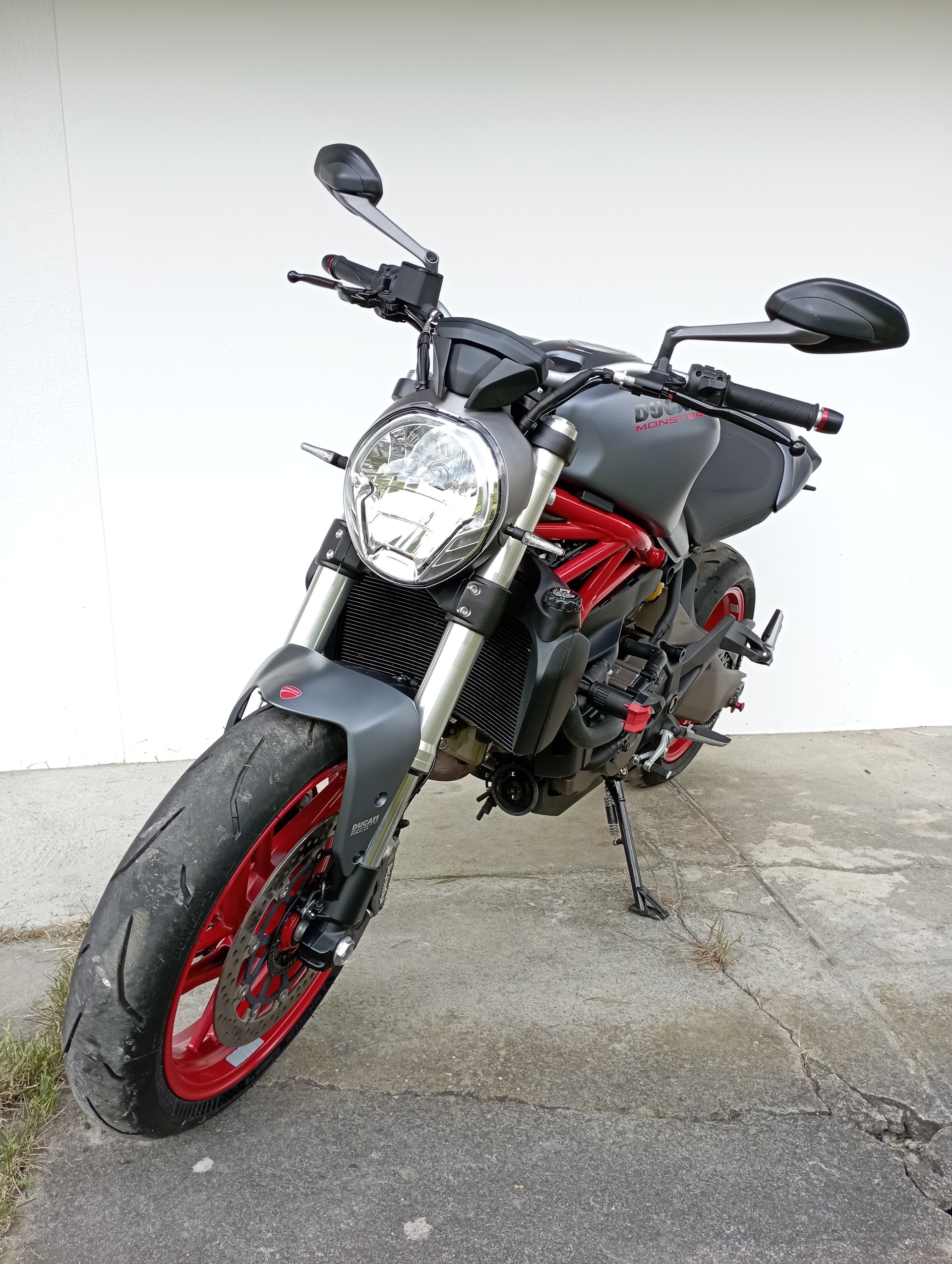 DUCATI Monster 821-image-1