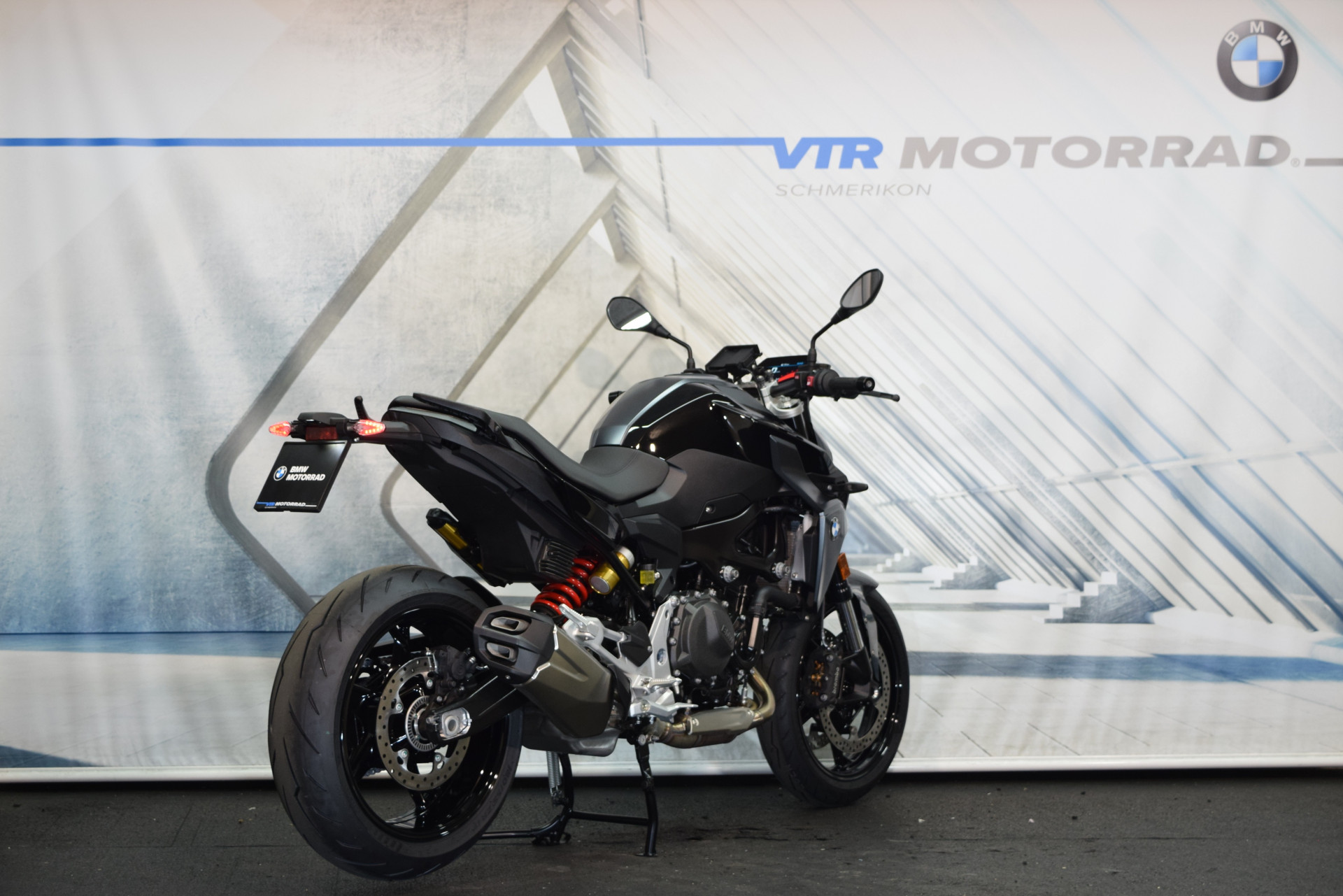 BMW F 900 R Triple Black Vollausstattung - Sofort verfügbar!-image-2