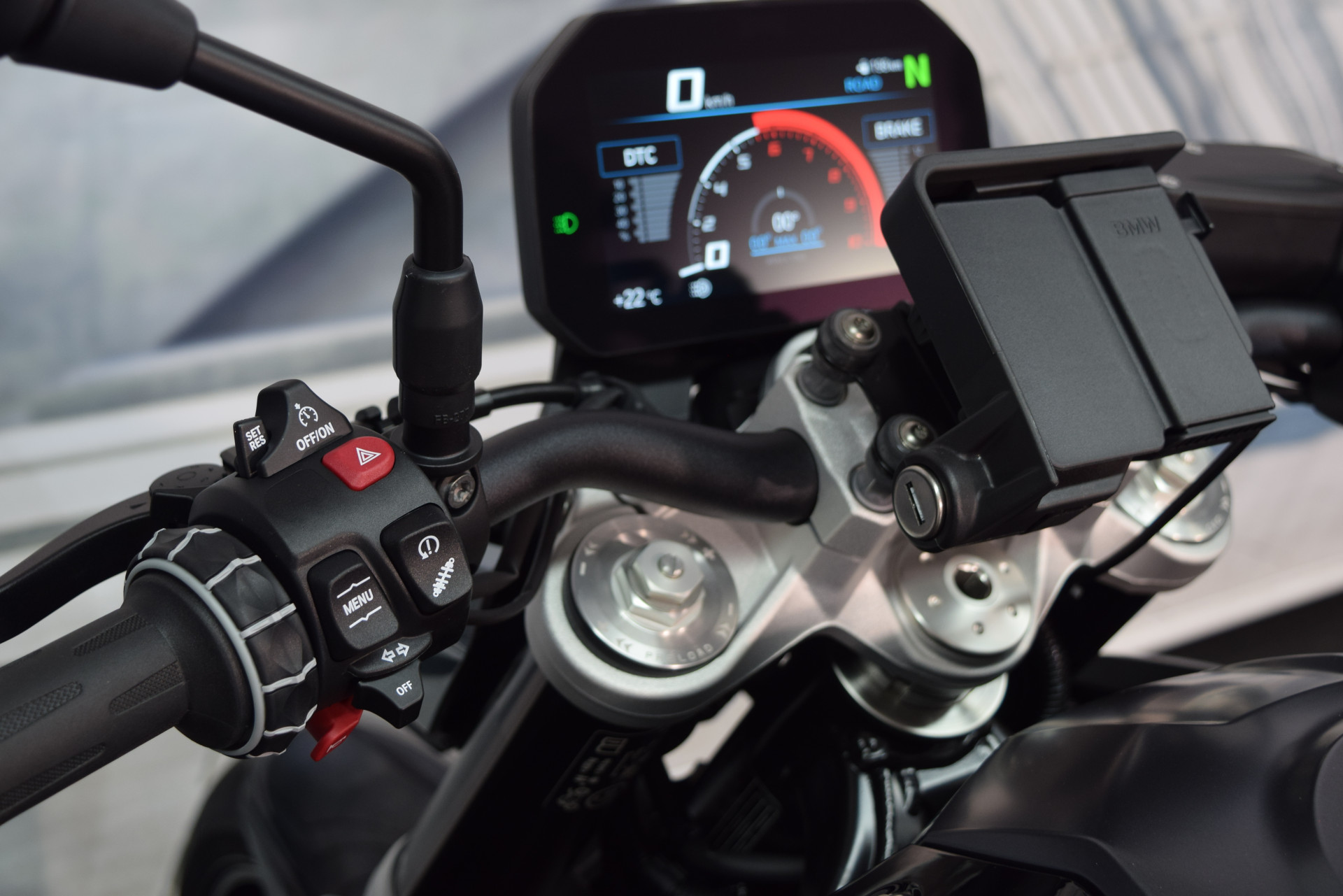 BMW F 900 R Triple Black Vollausstattung - Sofort verfügbar!-image-6