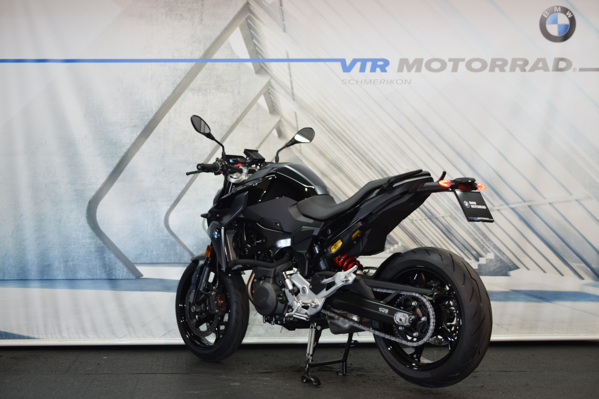 BMW F 900 R Triple Black Vollausstattung - Sofort verfügbar!-image-3