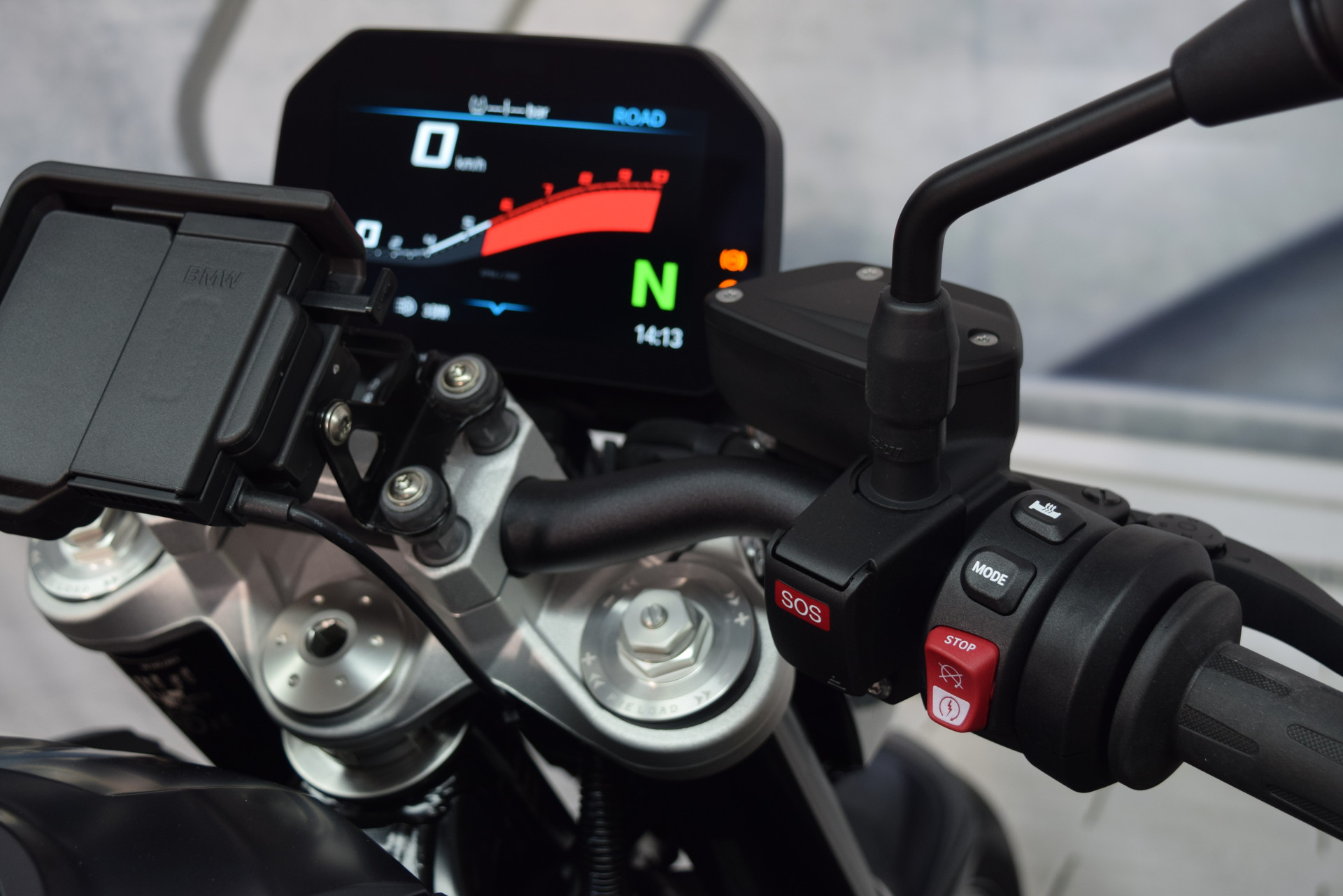BMW F 900 R Triple Black Vollausstattung - Sofort verfügbar!-image-7