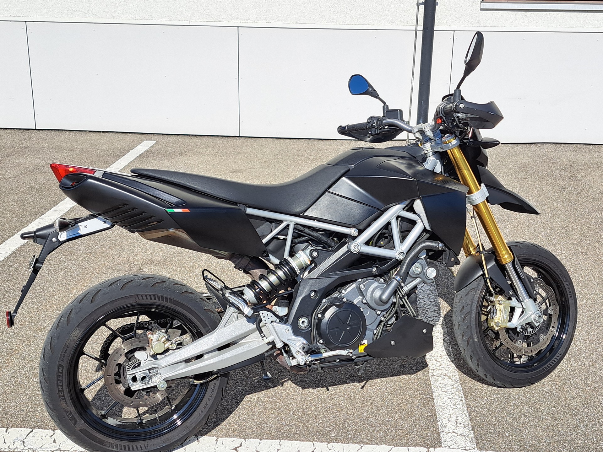 APRILIA Dorsoduro SMV 750 ABS-image-1