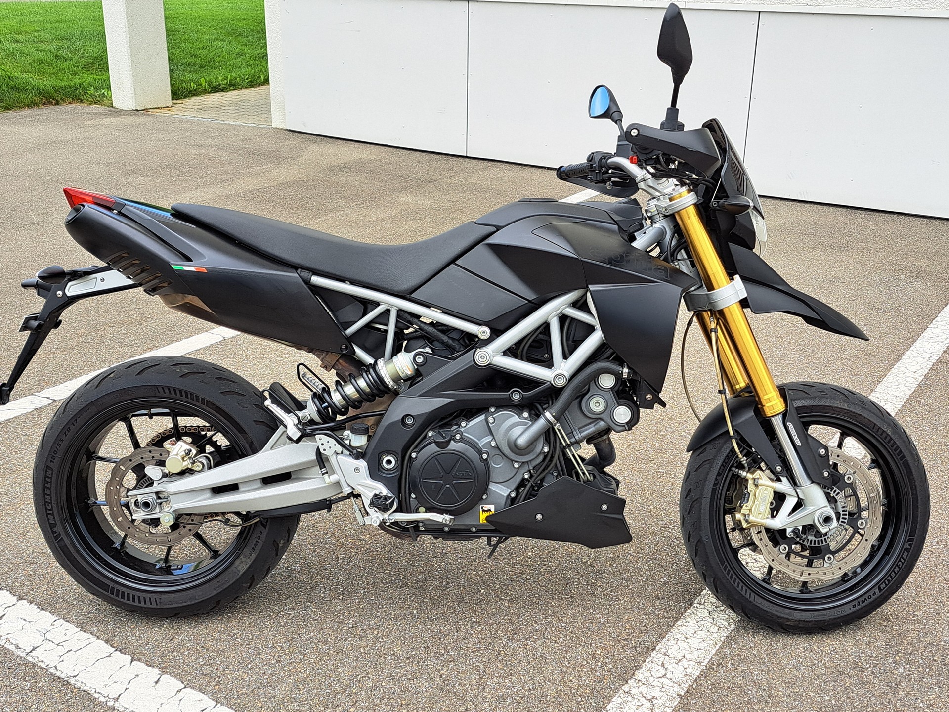 APRILIA Dorsoduro SMV 750 ABS-image-3