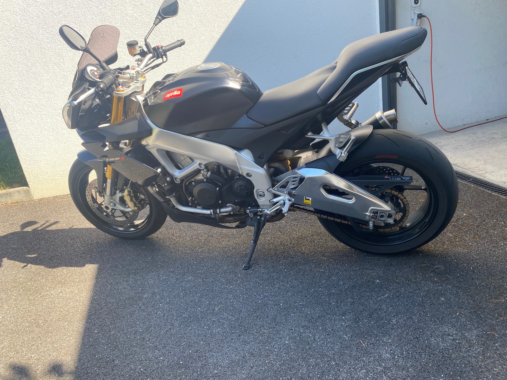APRILIA Tuono V4 R APRC-image-1