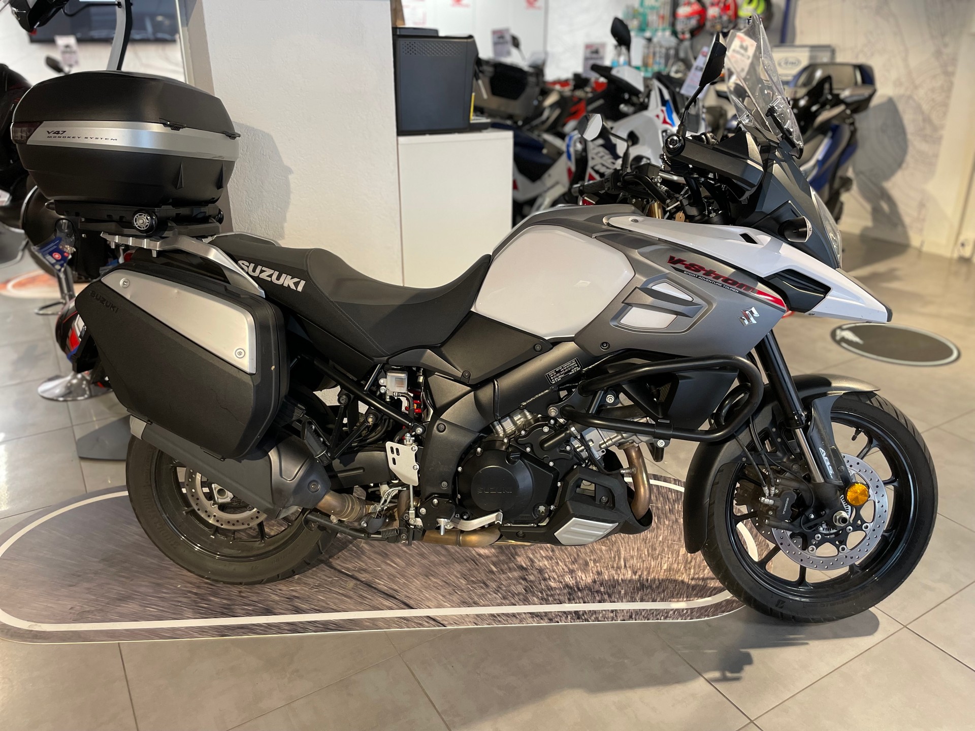 SUZUKI DL 1000 ABS L8-showroom-element-2