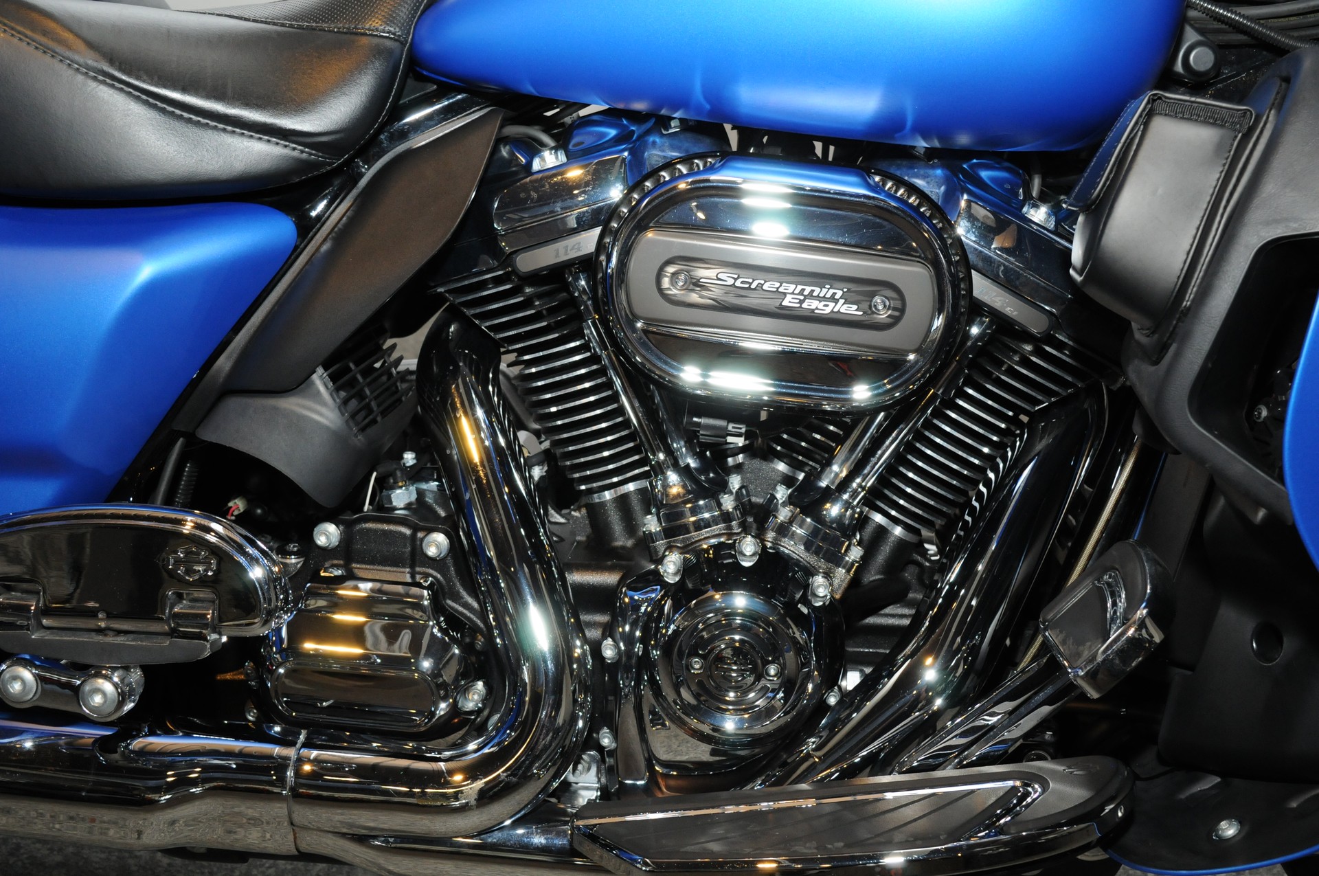 HARLEY-DAVIDSON FLHTKSE Electra Glide Ultra Limited 114 CVO-showroom-element-3