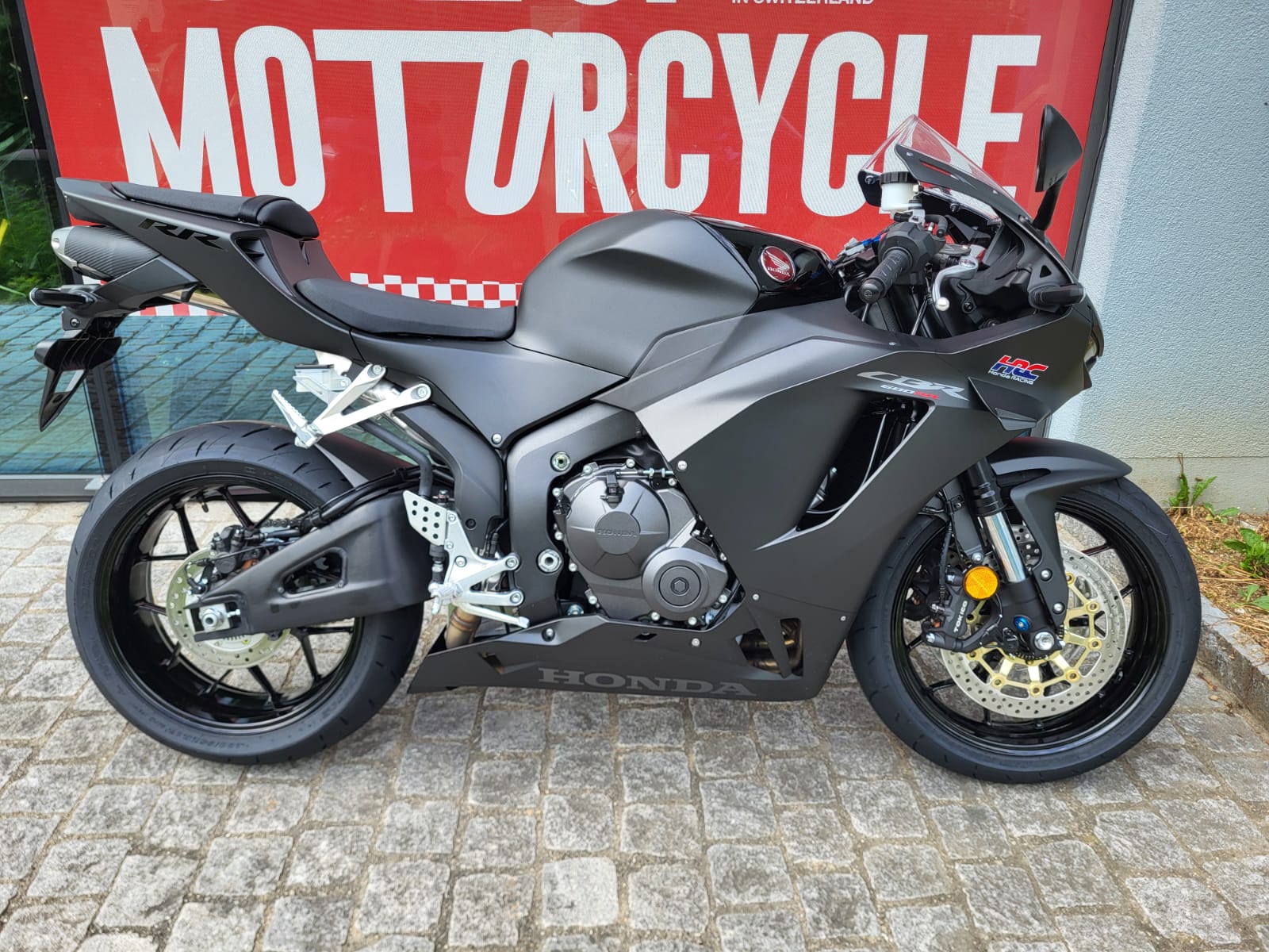 HONDA CBR 600 RR-showroom-element-1