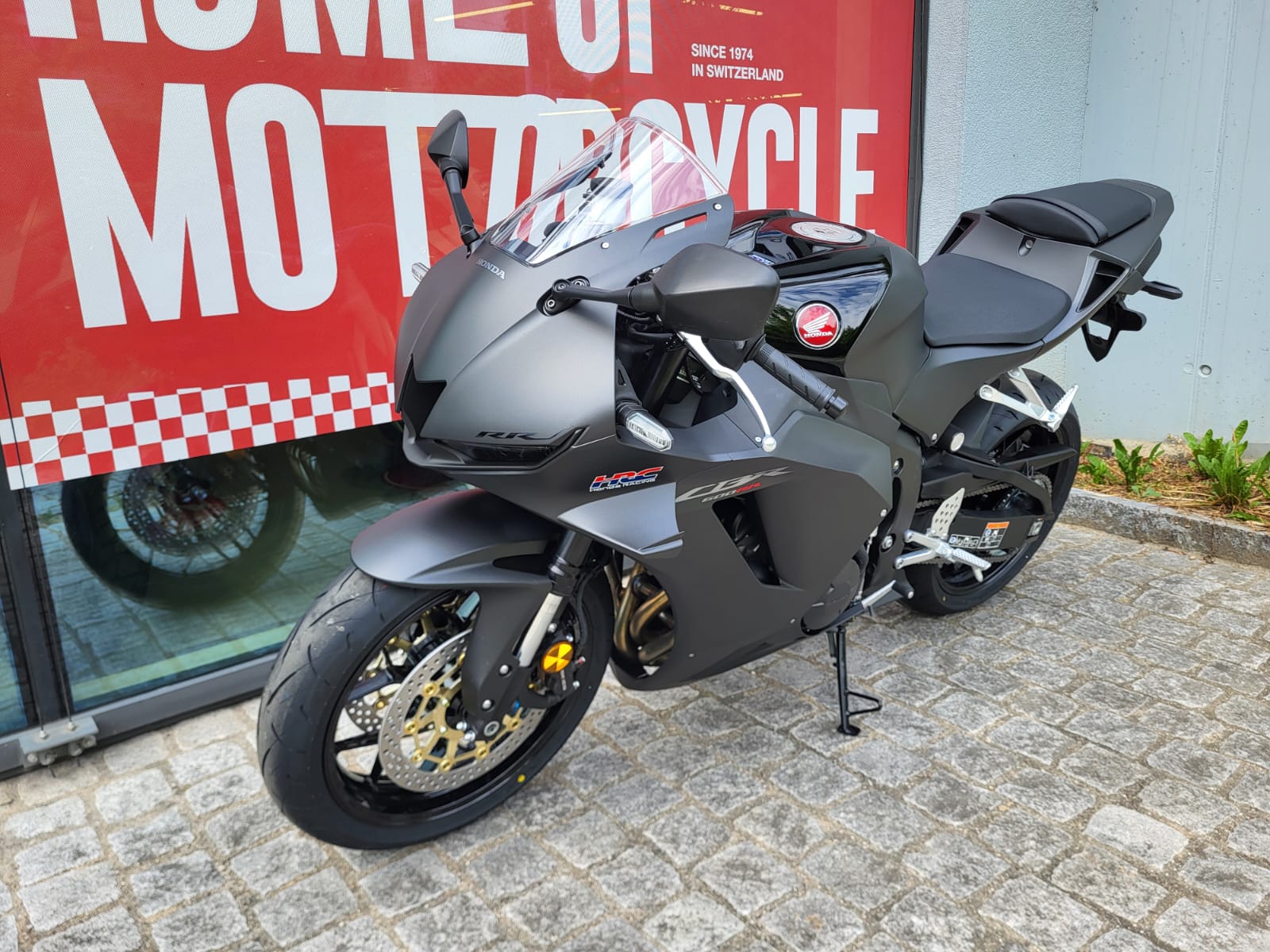 HONDA CBR 600 RR-showroom-element-3