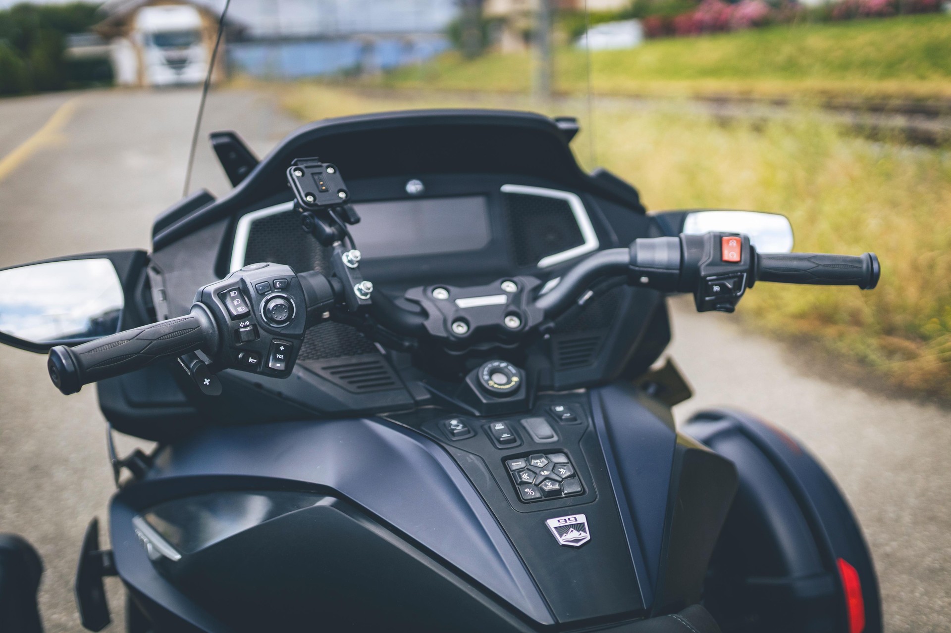 CAN-AM Spyder RT-LTD Sea Sky Edition SE6-image-6