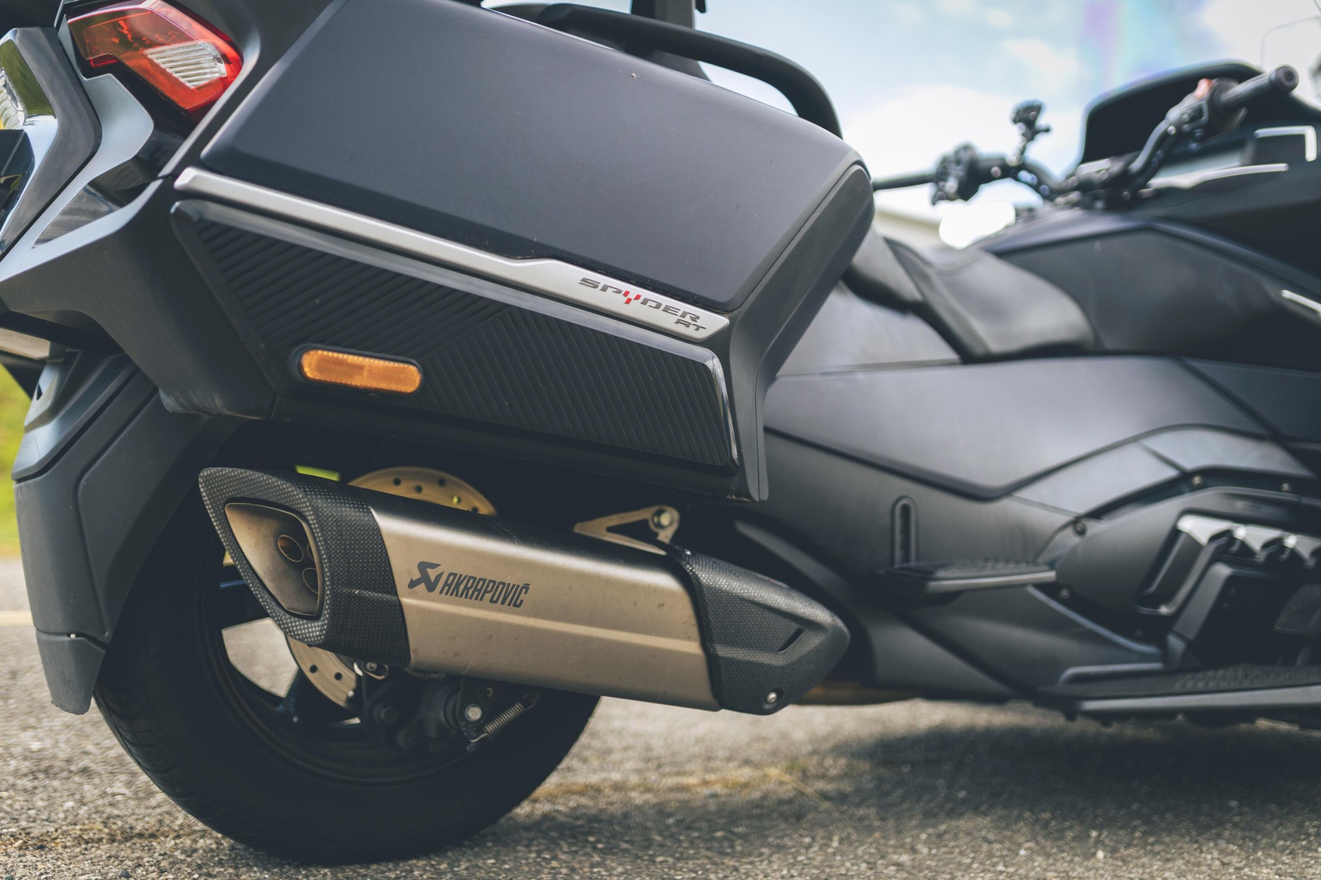CAN-AM Spyder RT-LTD Sea Sky Edition SE6-image-8