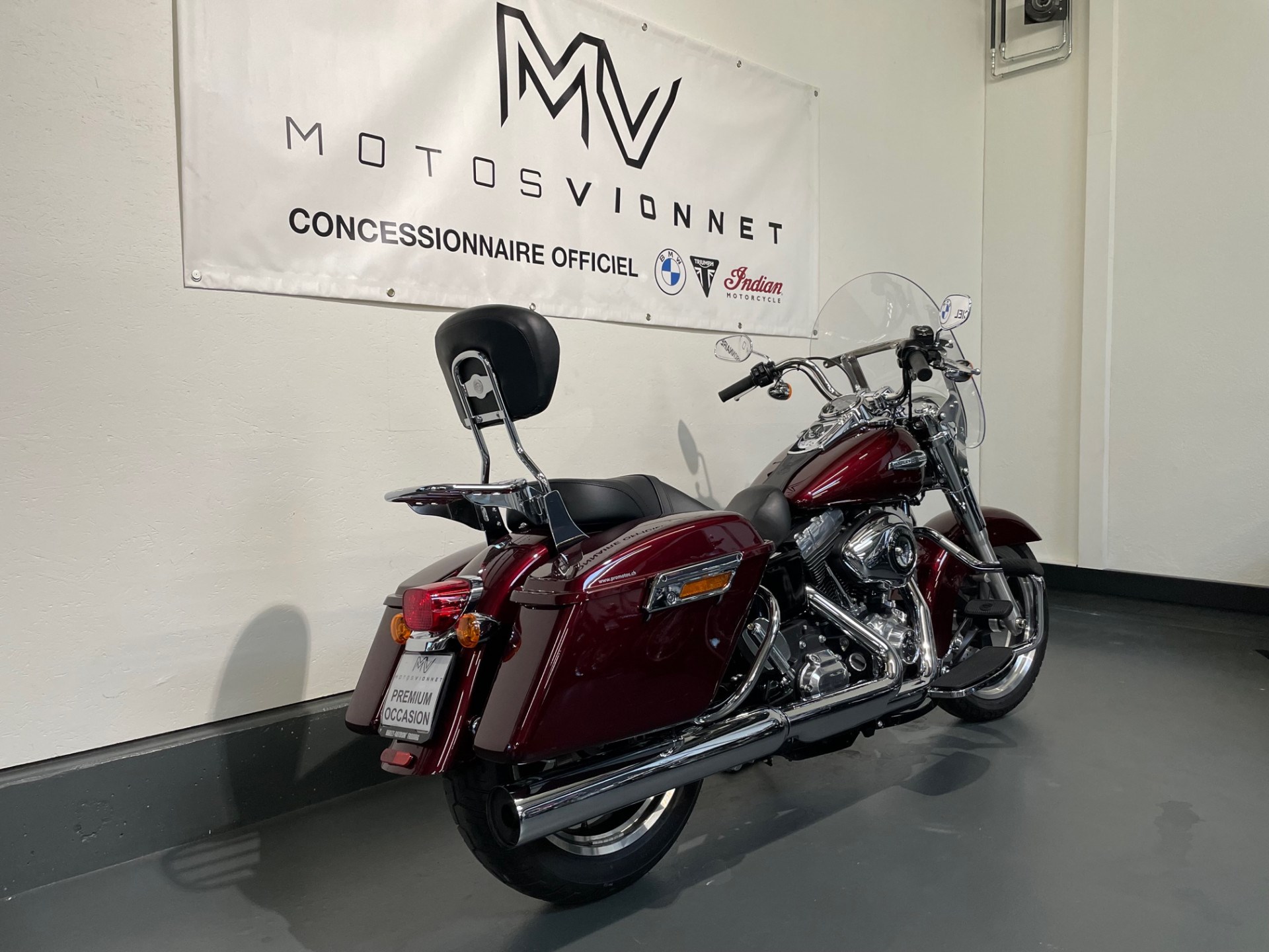HARLEY-DAVIDSON FLD 1690 Dyna Switchback-showroom-element-2