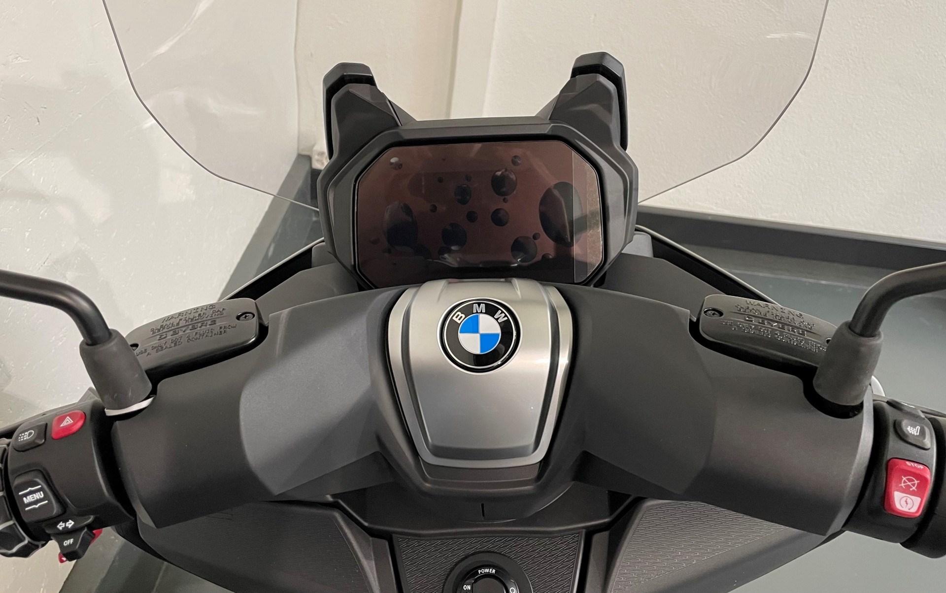 BMW C 400 GT Triple Black CHF 600 de rabais inclus jusqu'au 30.06.2025-showroom-element-3