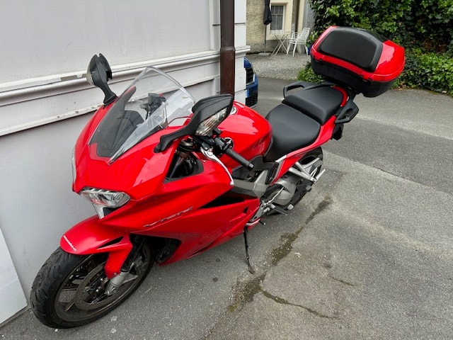 HONDA VFR 800 F ABS-image-1