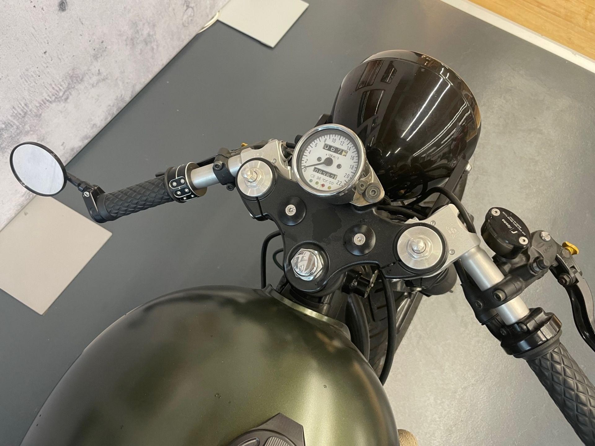 TRIUMPH Thruxton 900 Rare
