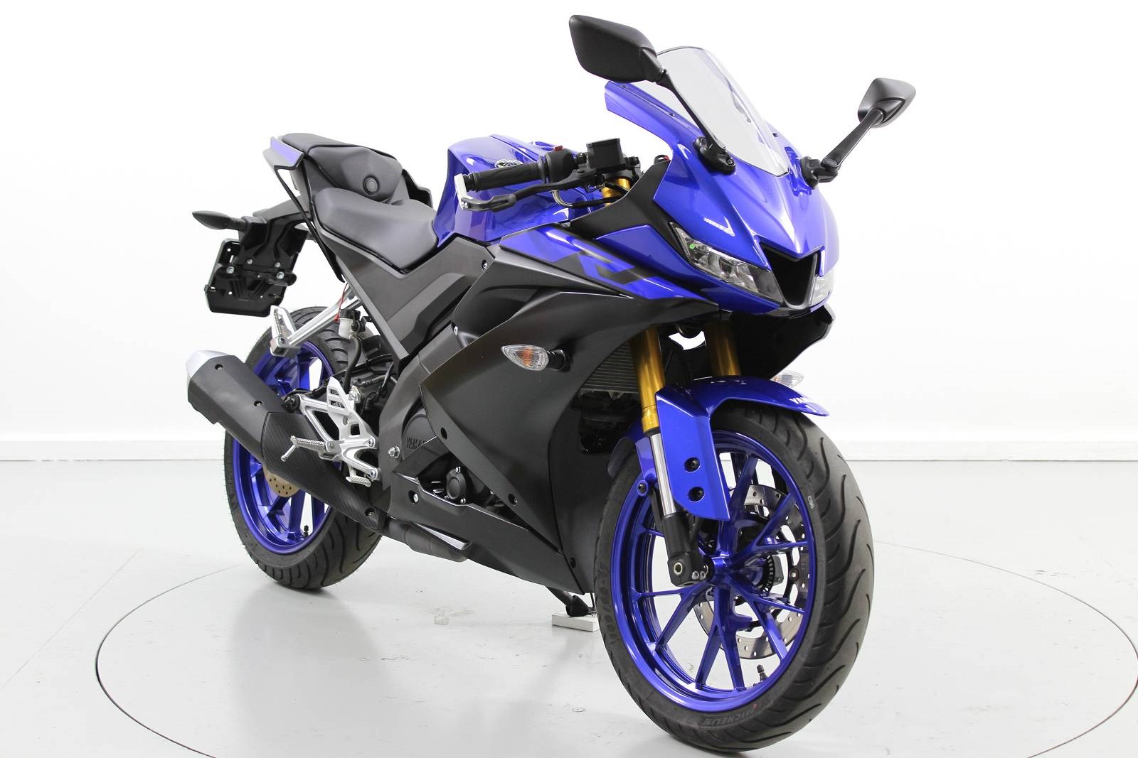 YAMAHA YZF-R125-showroom-element-1