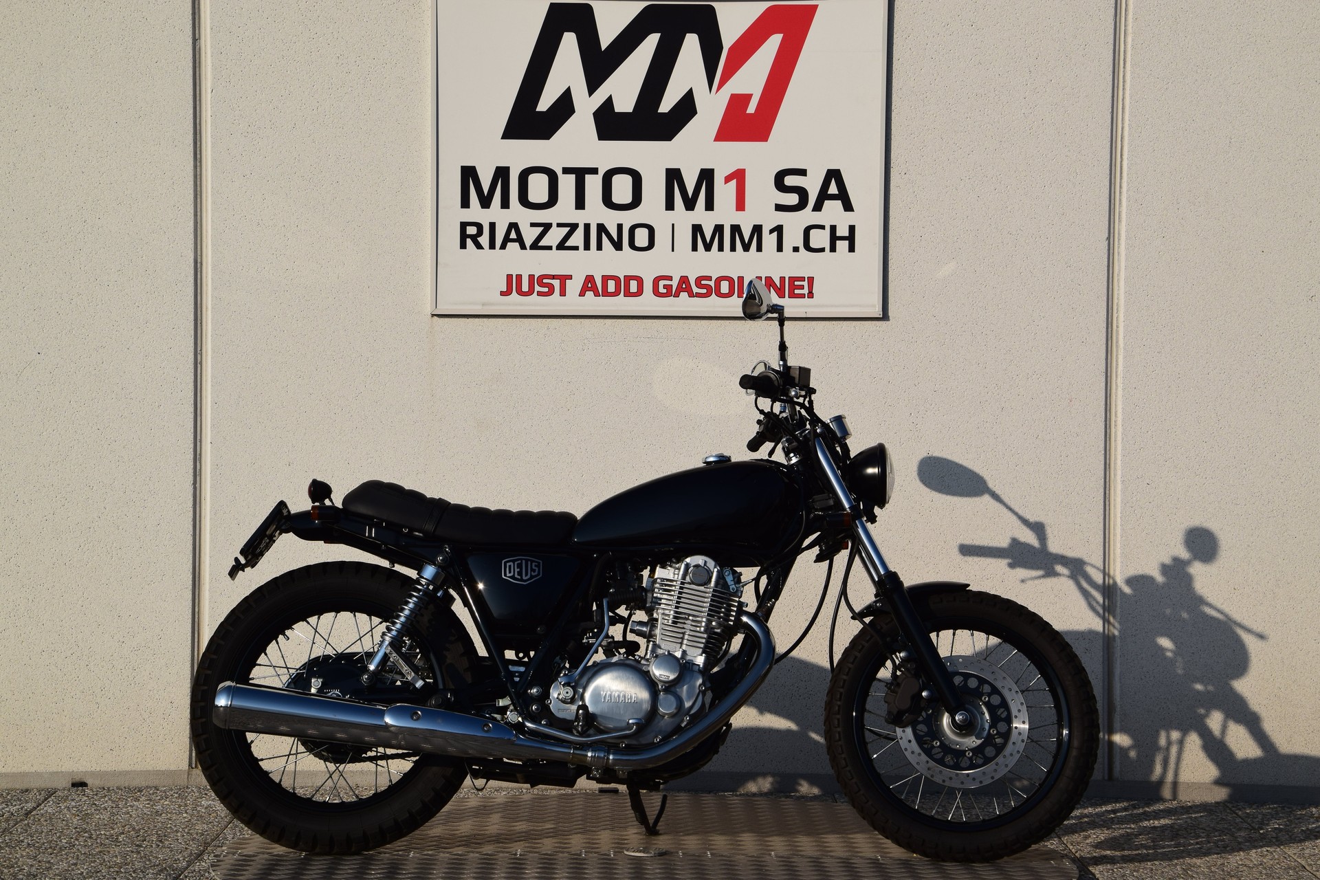 YAMAHA SR 400