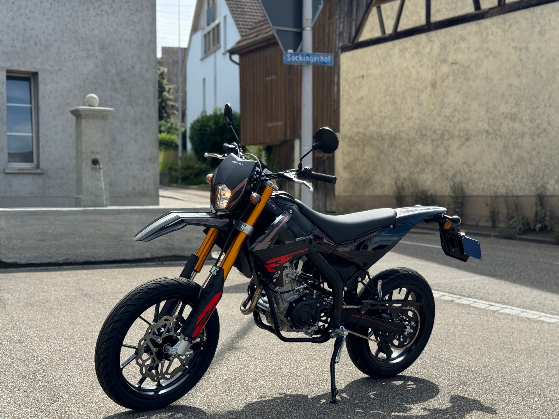 RIEJU MRT 125 EU-showroom-element-3