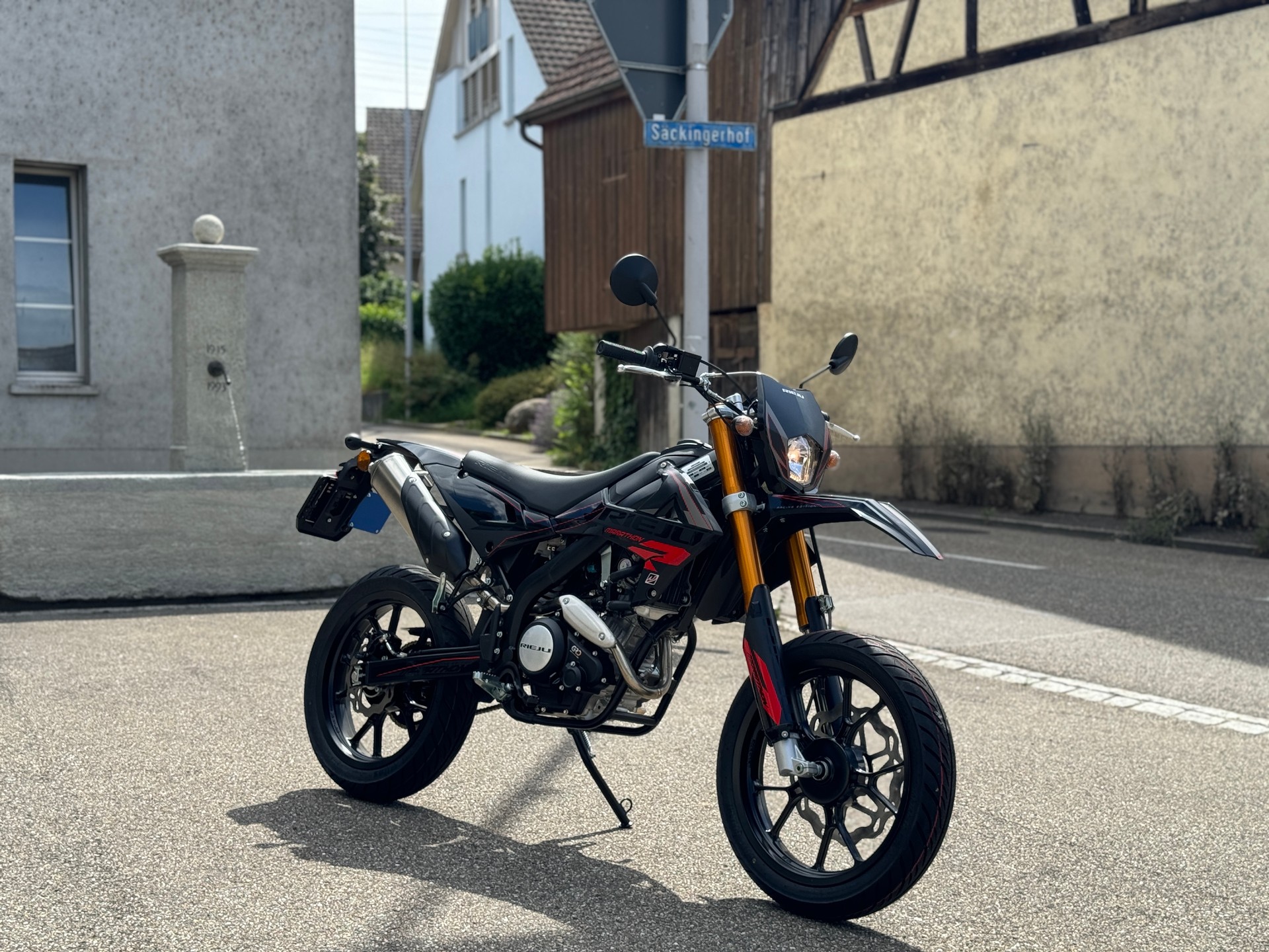 RIEJU MRT 125 EU-showroom-element-2
